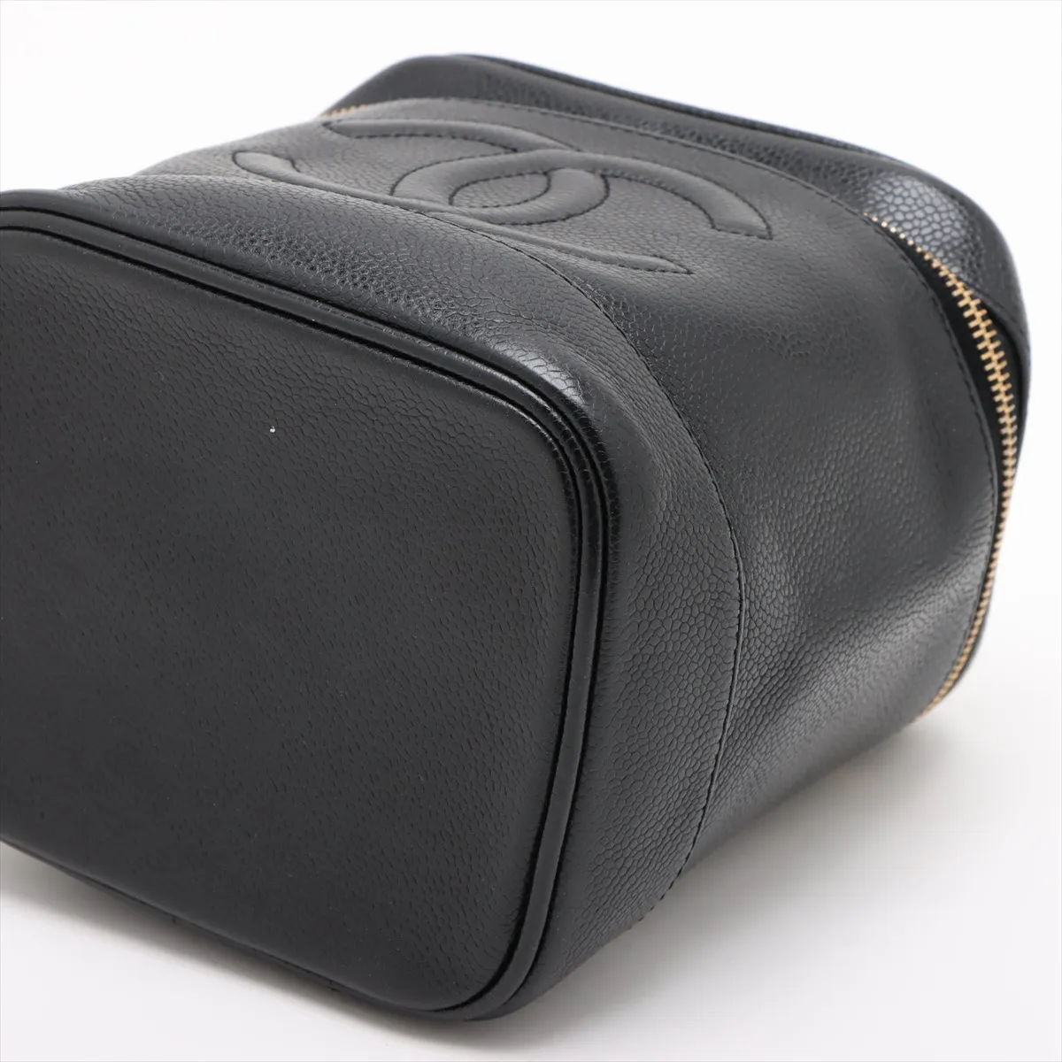Cocomark caviar skin vanity bag black gold hardware — view 3