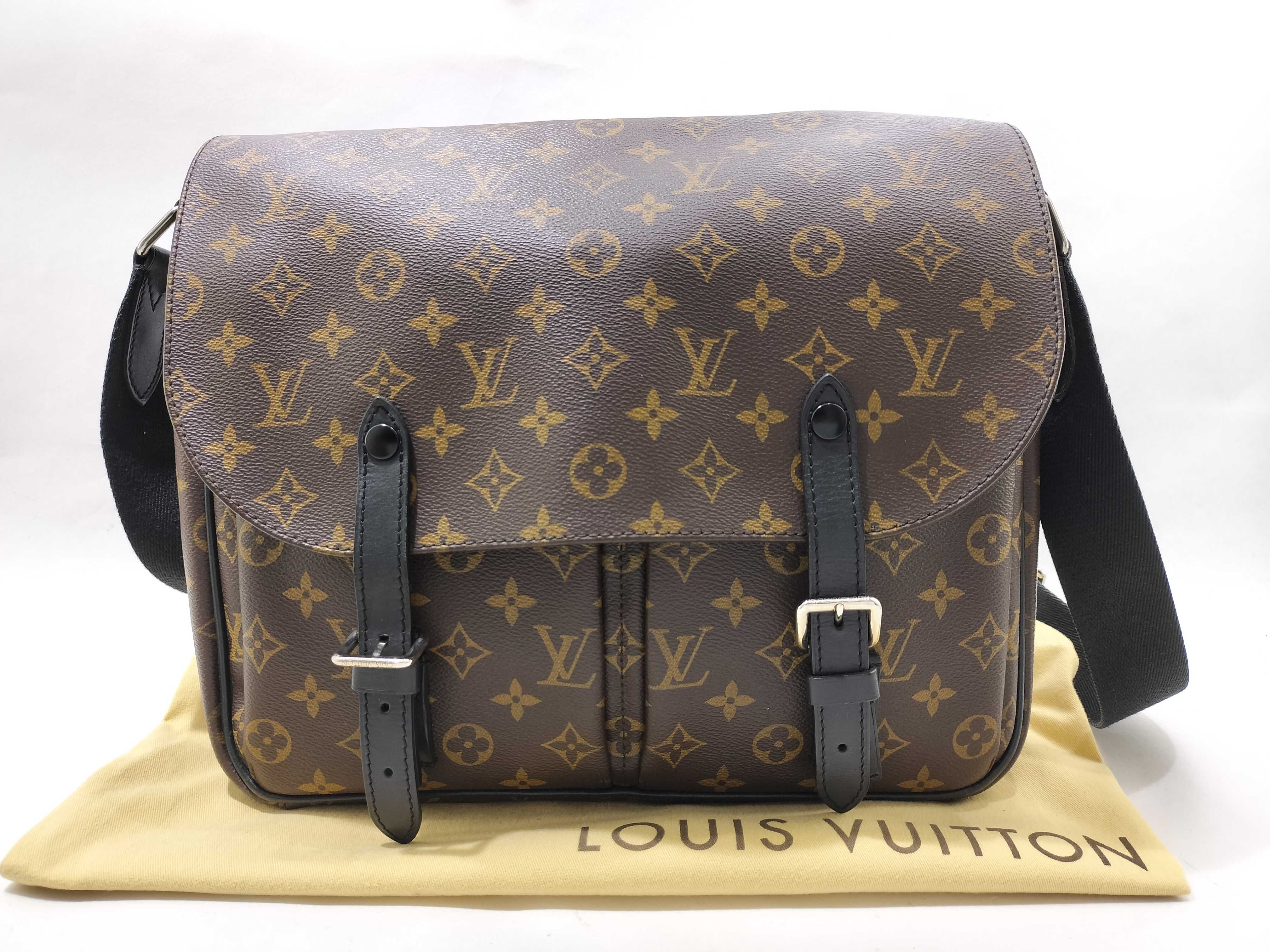 Monogram Louis Vuitton Messenger Bag Christopher Monogram M41643 Bag Shoulder Bag