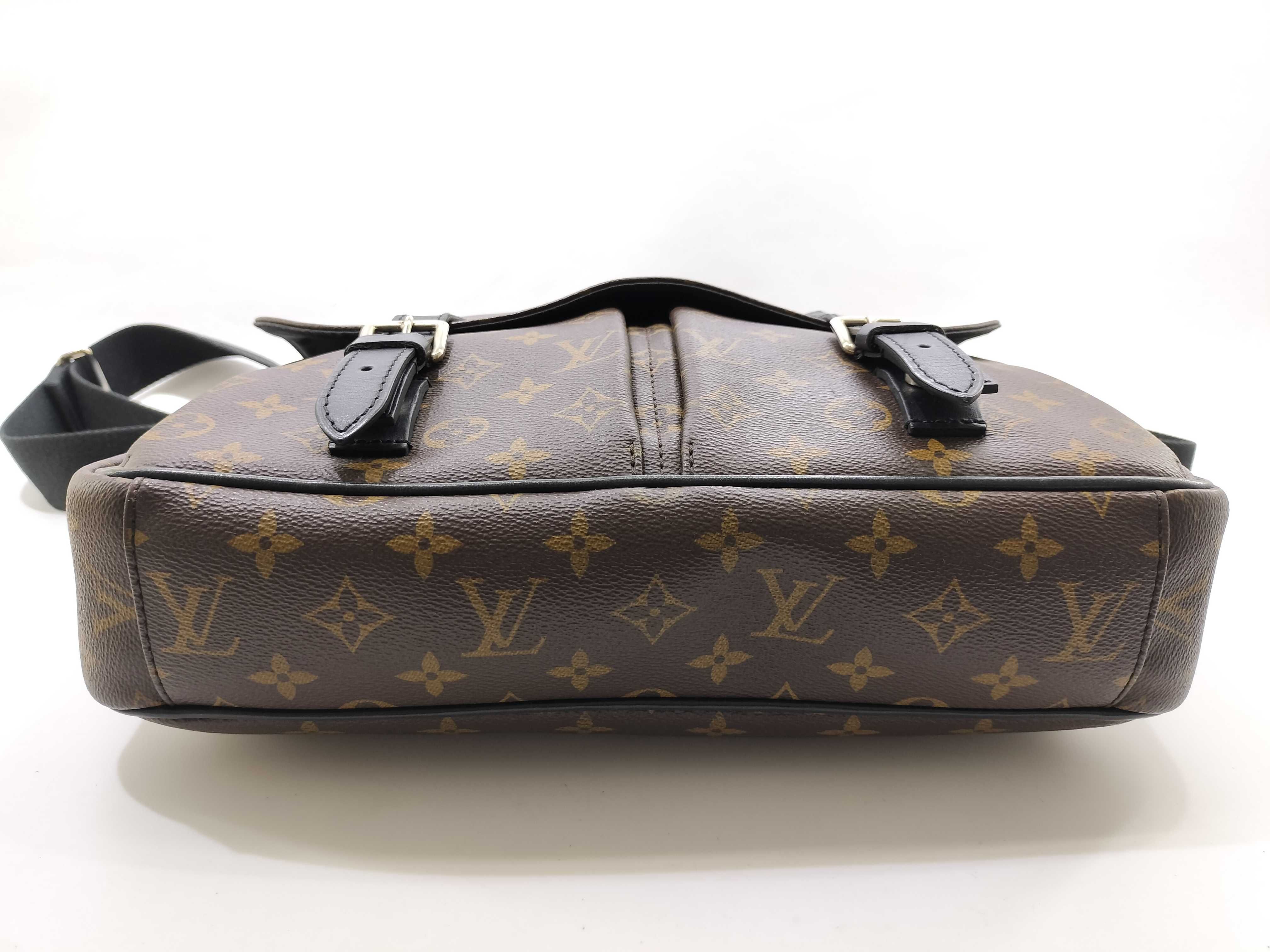 Monogram Louis Vuitton Messenger Bag Christopher Monogram M41643 Bag Shoulder Bag — view 3