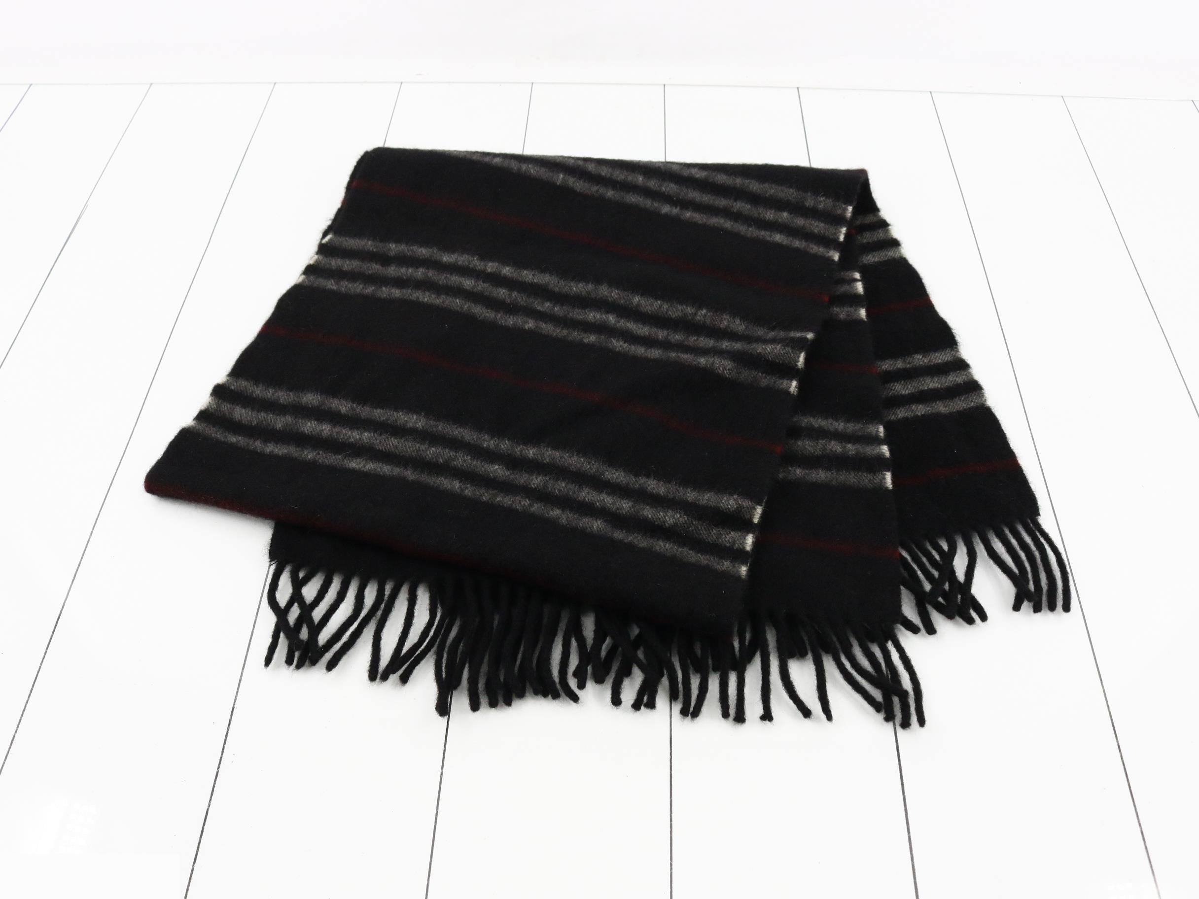 Other lines: Small items, accessories, and scarves — view 3