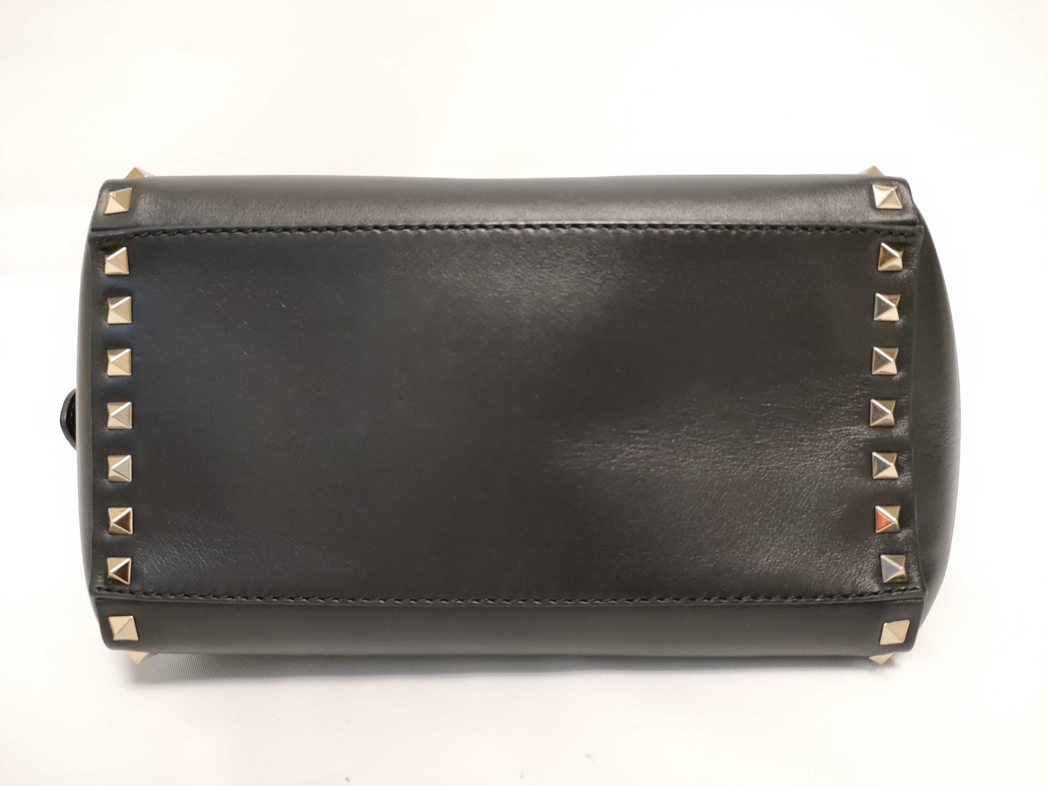 black handbag — view 3