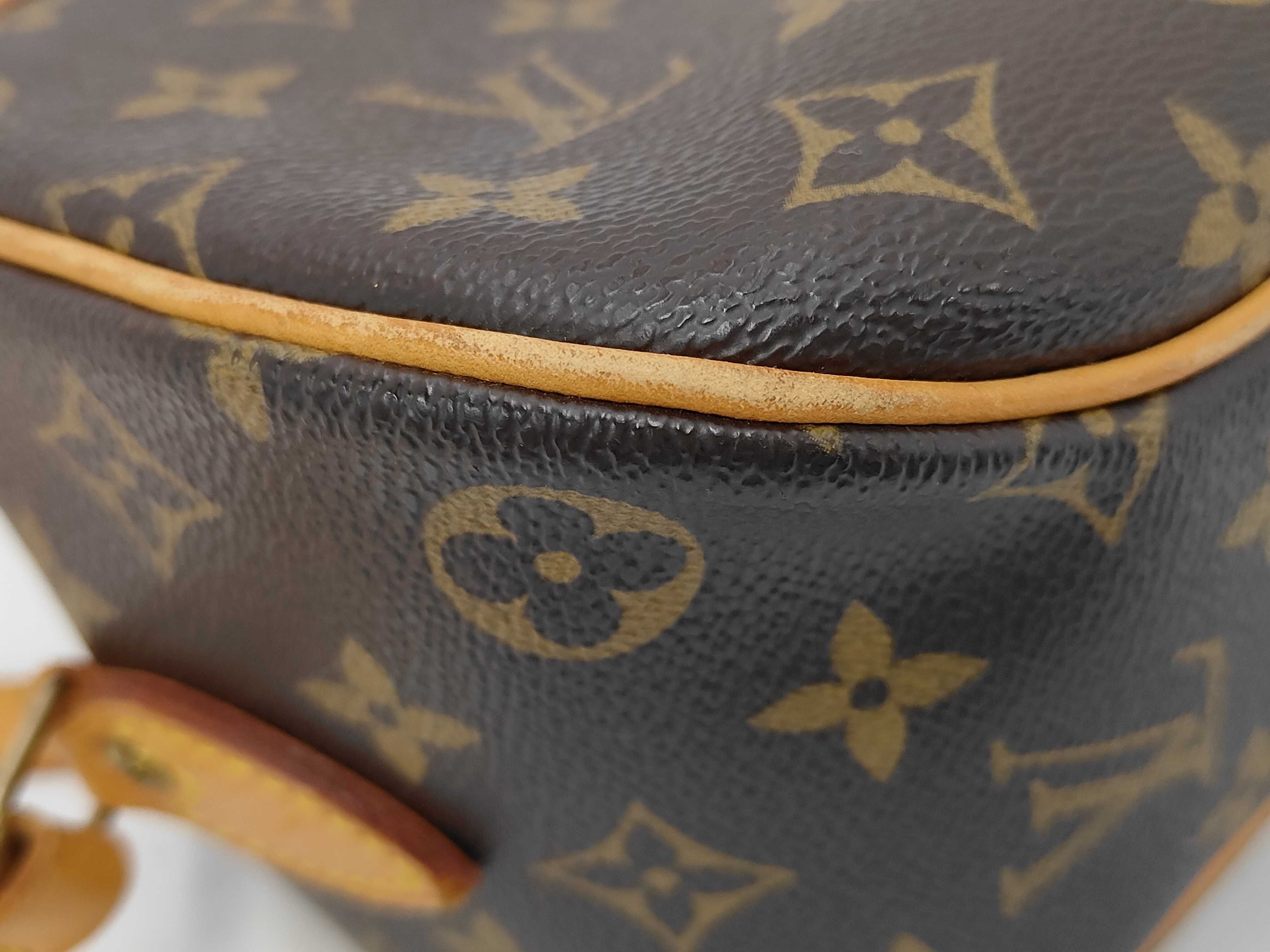 Monogram Louis Vuitton Blois Shoulder Bag Monogram M51221 Shoulder Bag — view 3