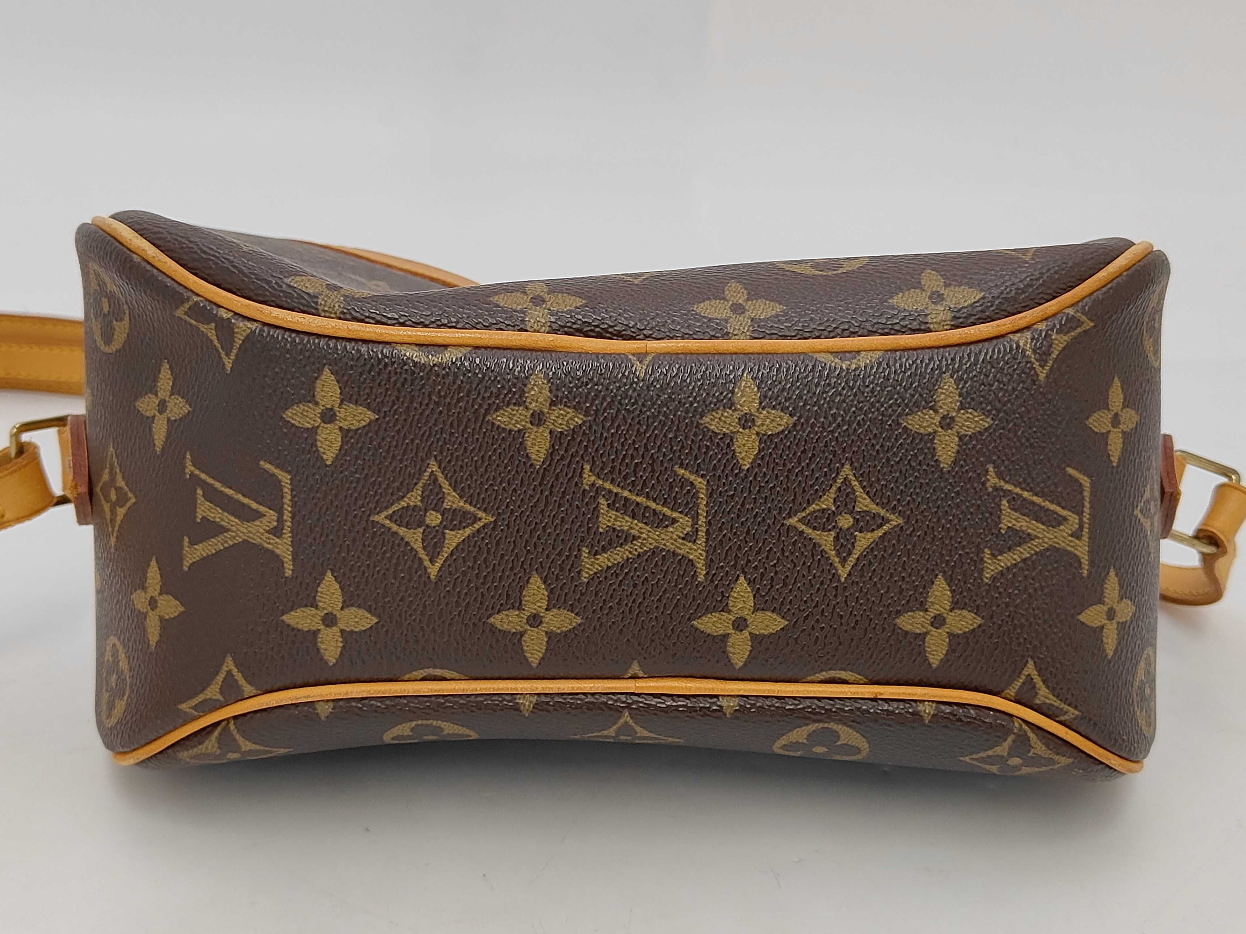 Monogram Louis Vuitton Blois Shoulder Bag Monogram M51221 Shoulder Bag — view 4