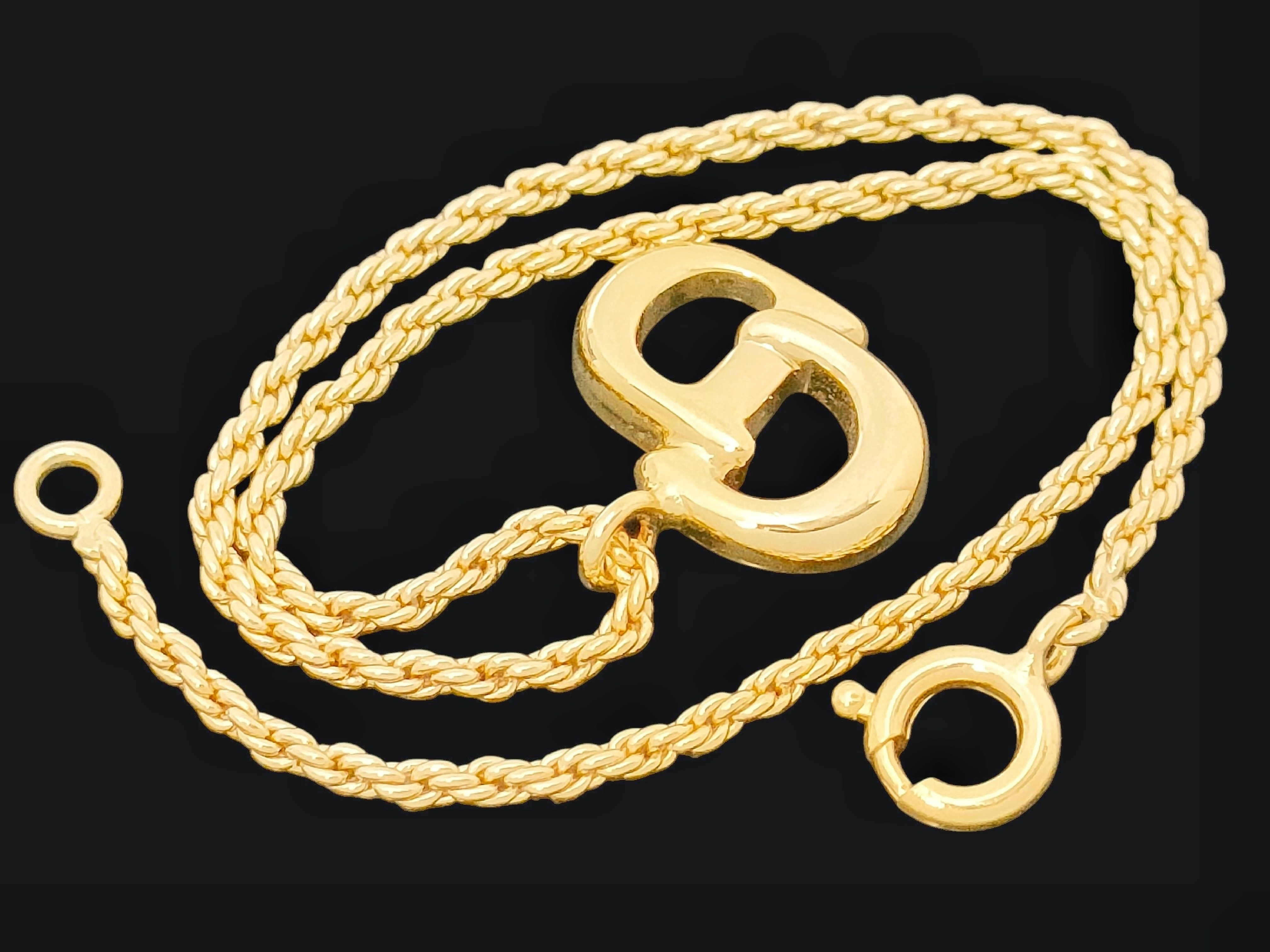 Christian Gold-colored logo design bracelet, 2.88g. Bracelet/Bangle. — view 9