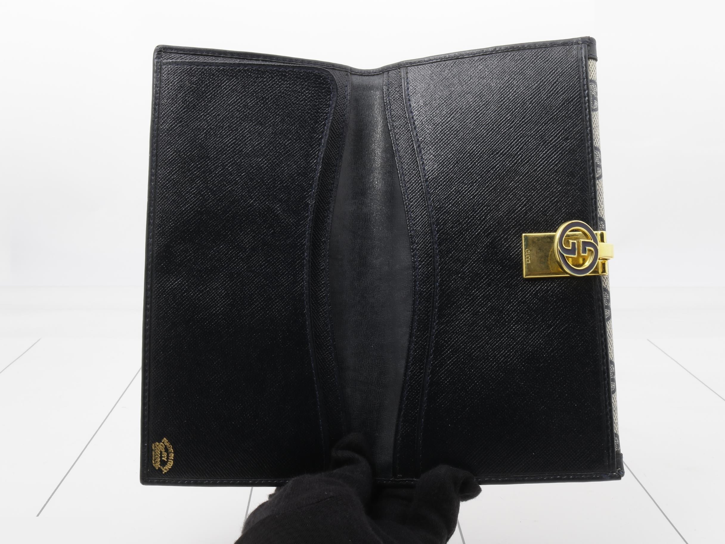 Vintage Gucci bi-fold wallet, navy, gold hardware — view 4