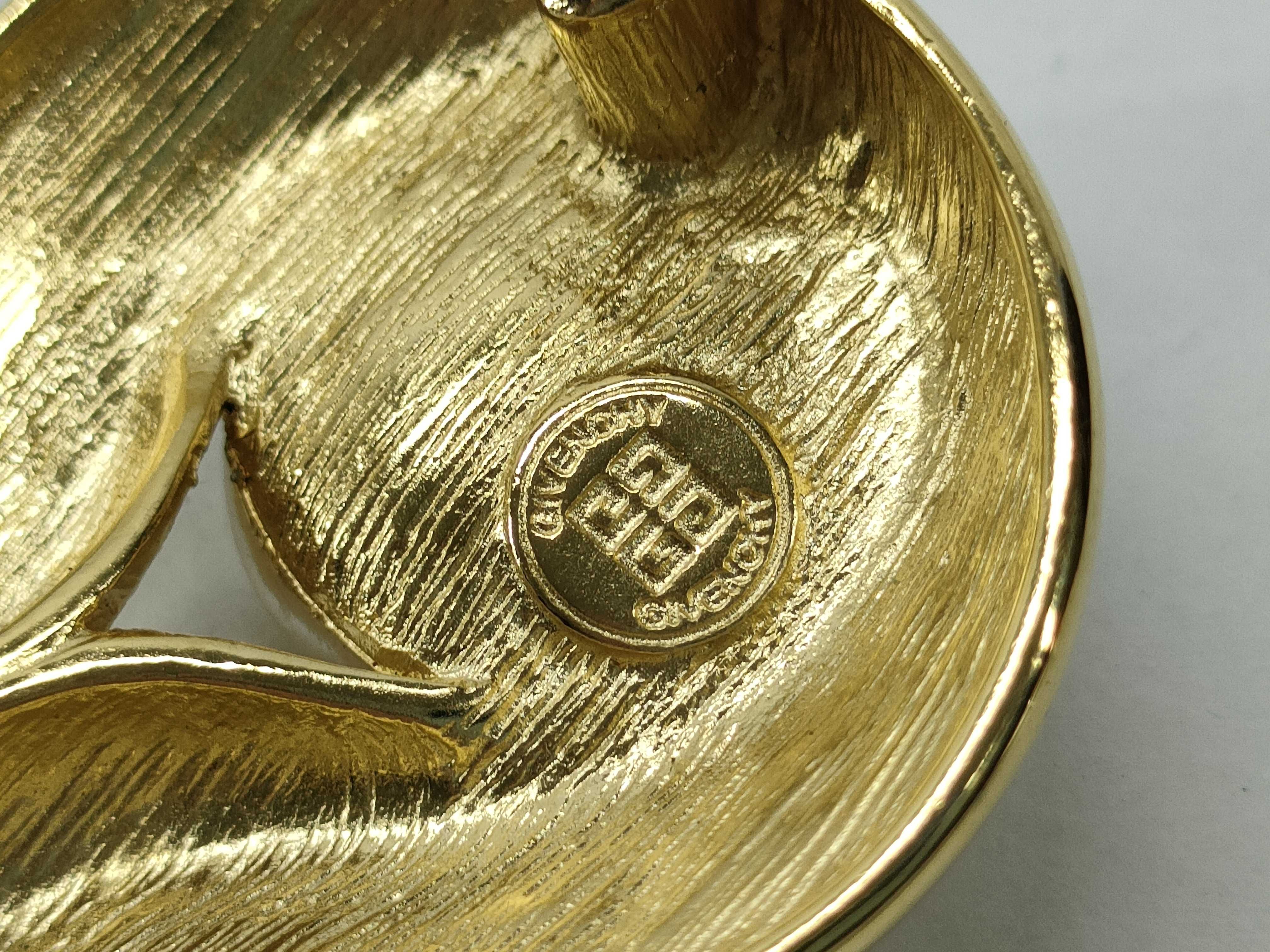 brooch — view 7