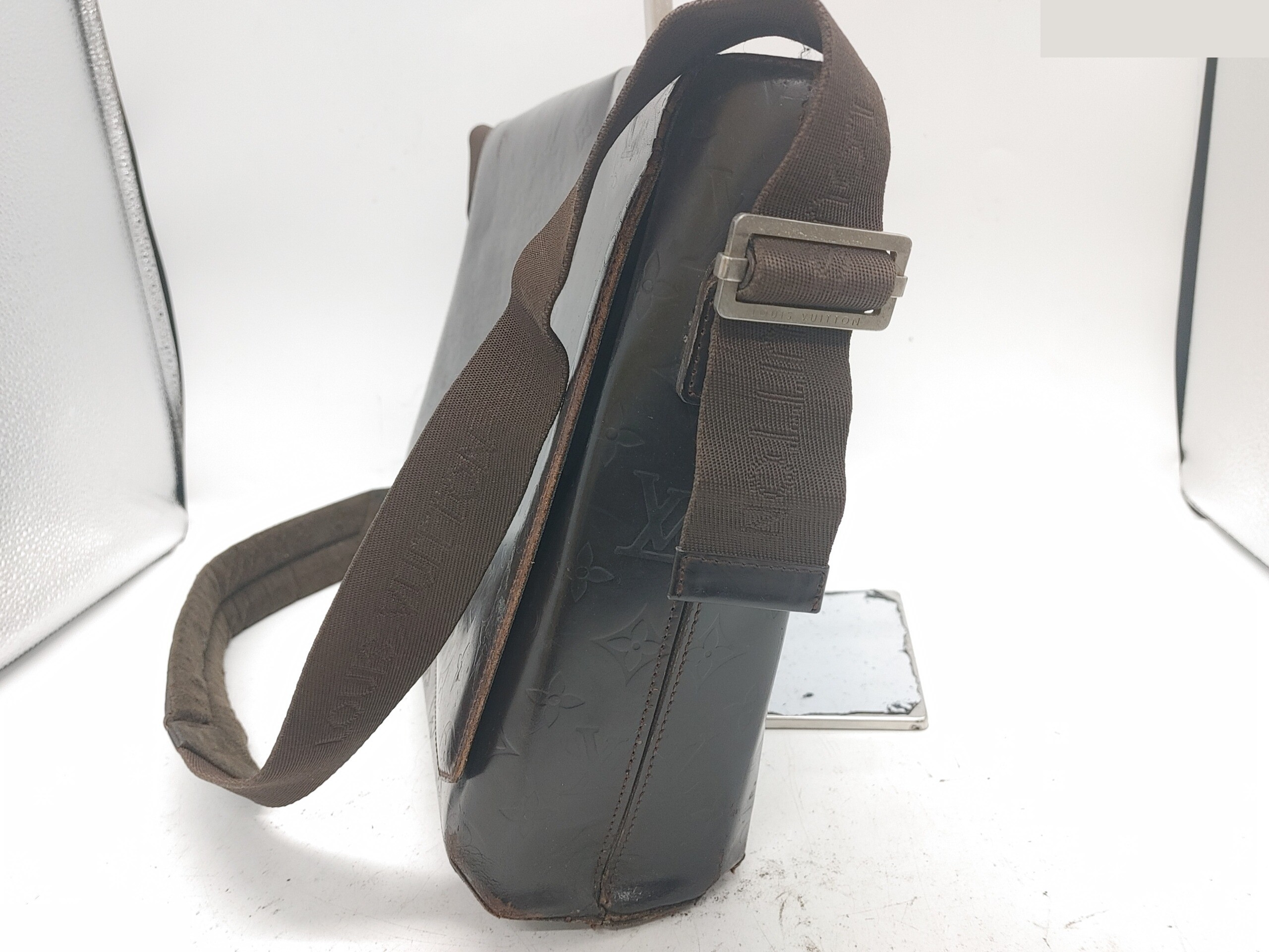 Monogram Glacé Fonzie M46570 AR0072 Cafe Brown — view 3