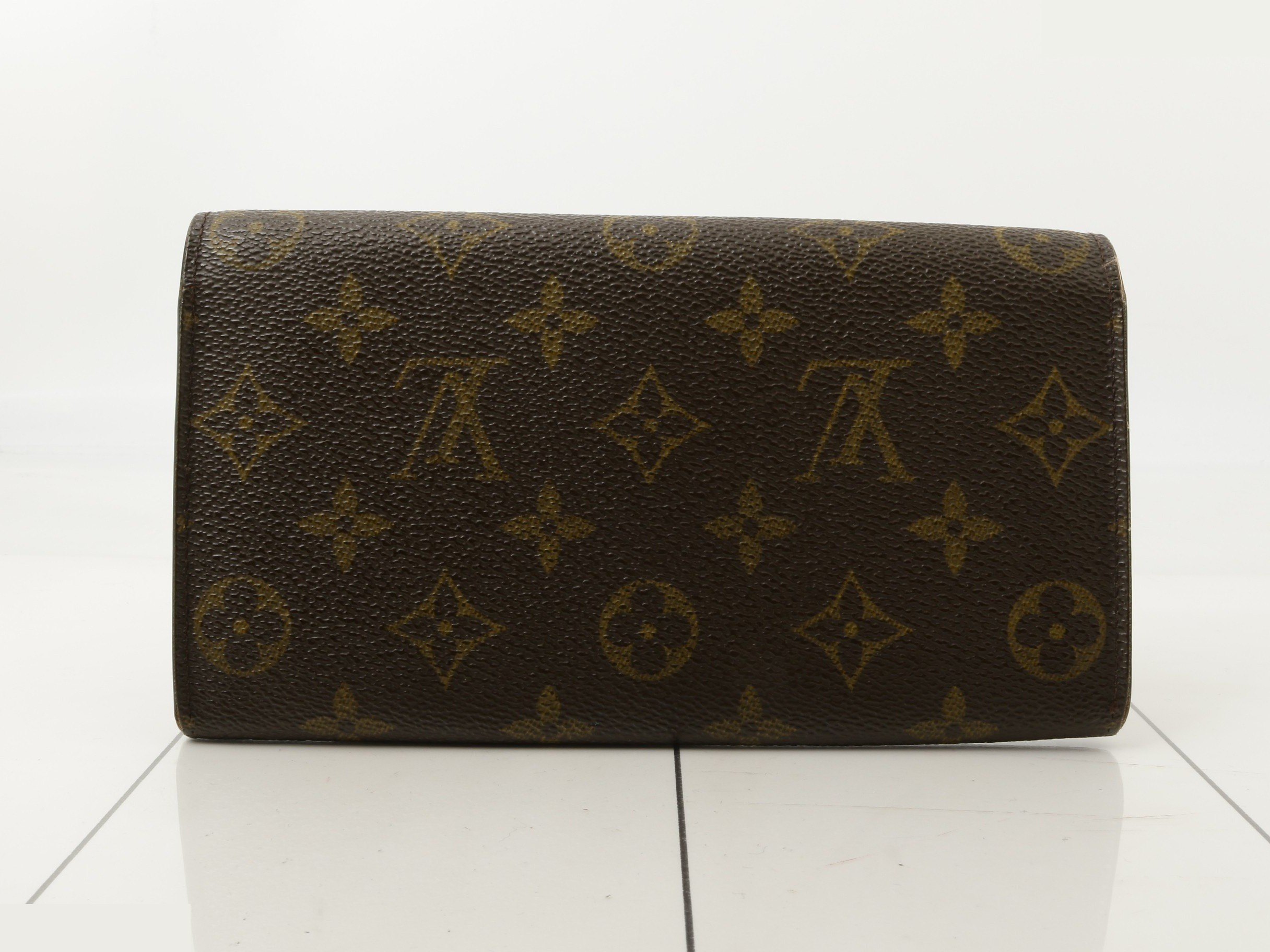 wallet — view 2