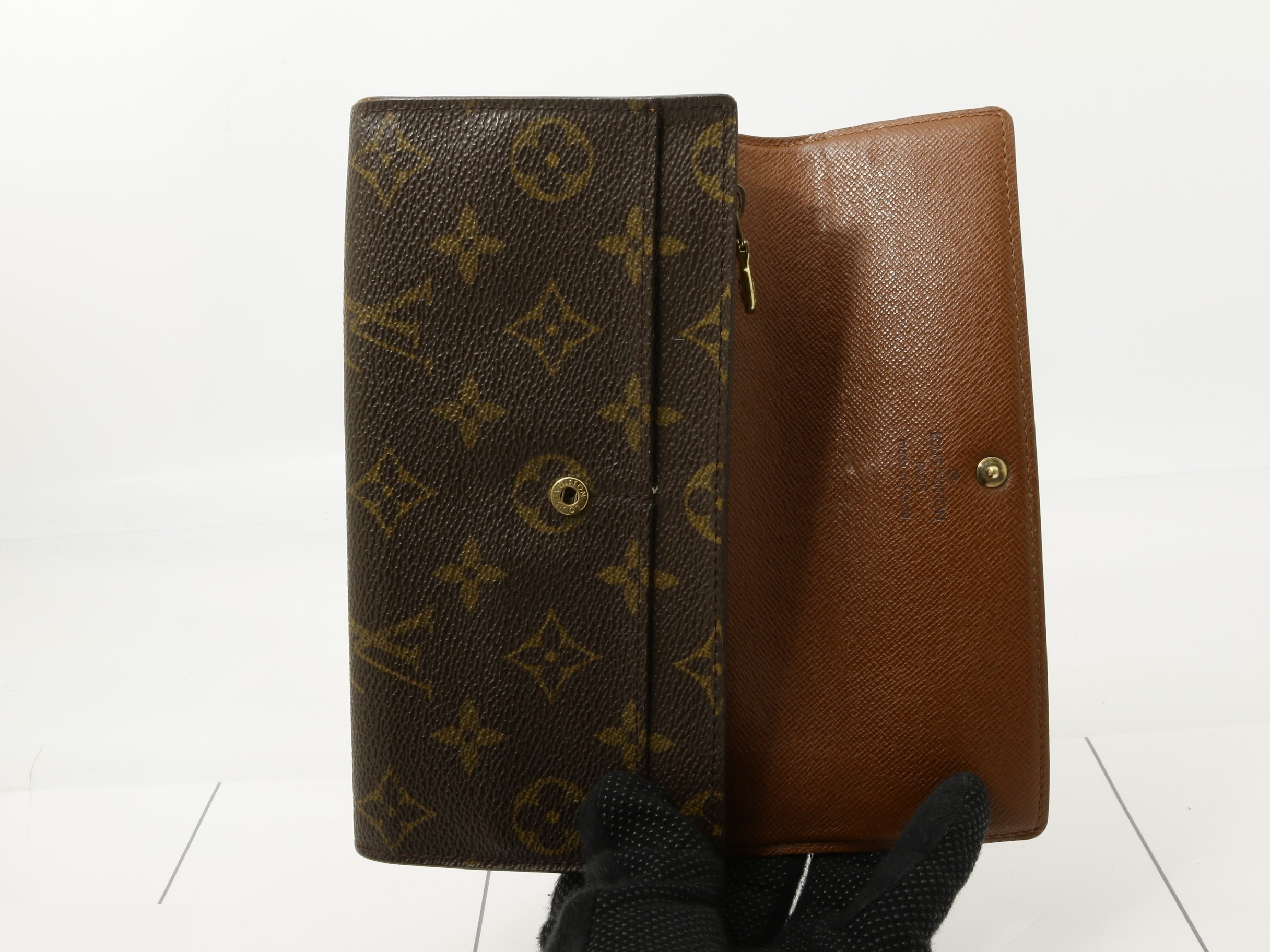 wallet — view 4