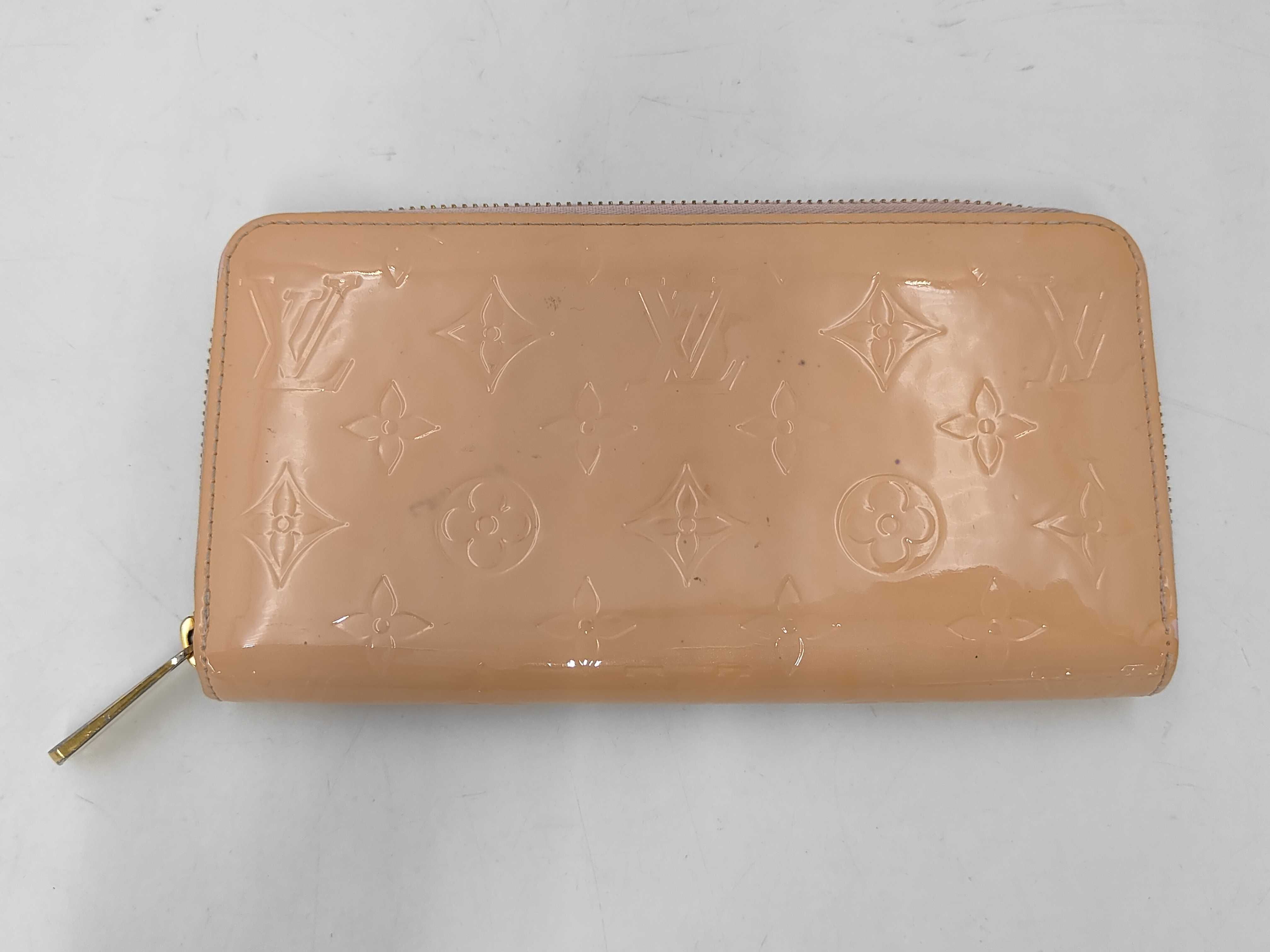 Vernis Zippy Wallet