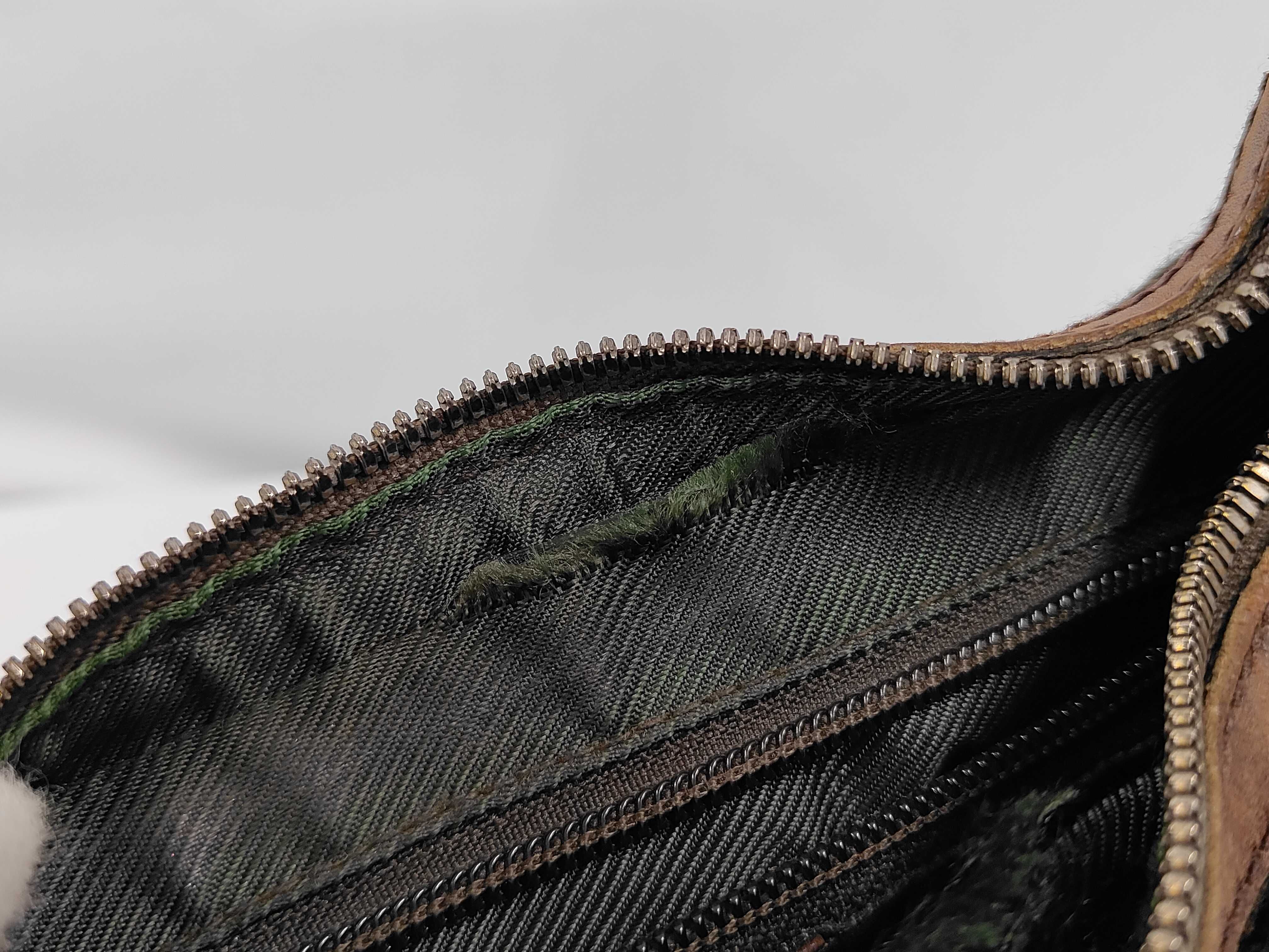 GG Canvas 101682 Shoulder Bag — view 10