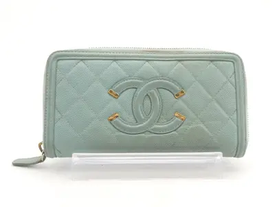 CC Filigree Matelassé Caviar Skin Round Zip Wallet