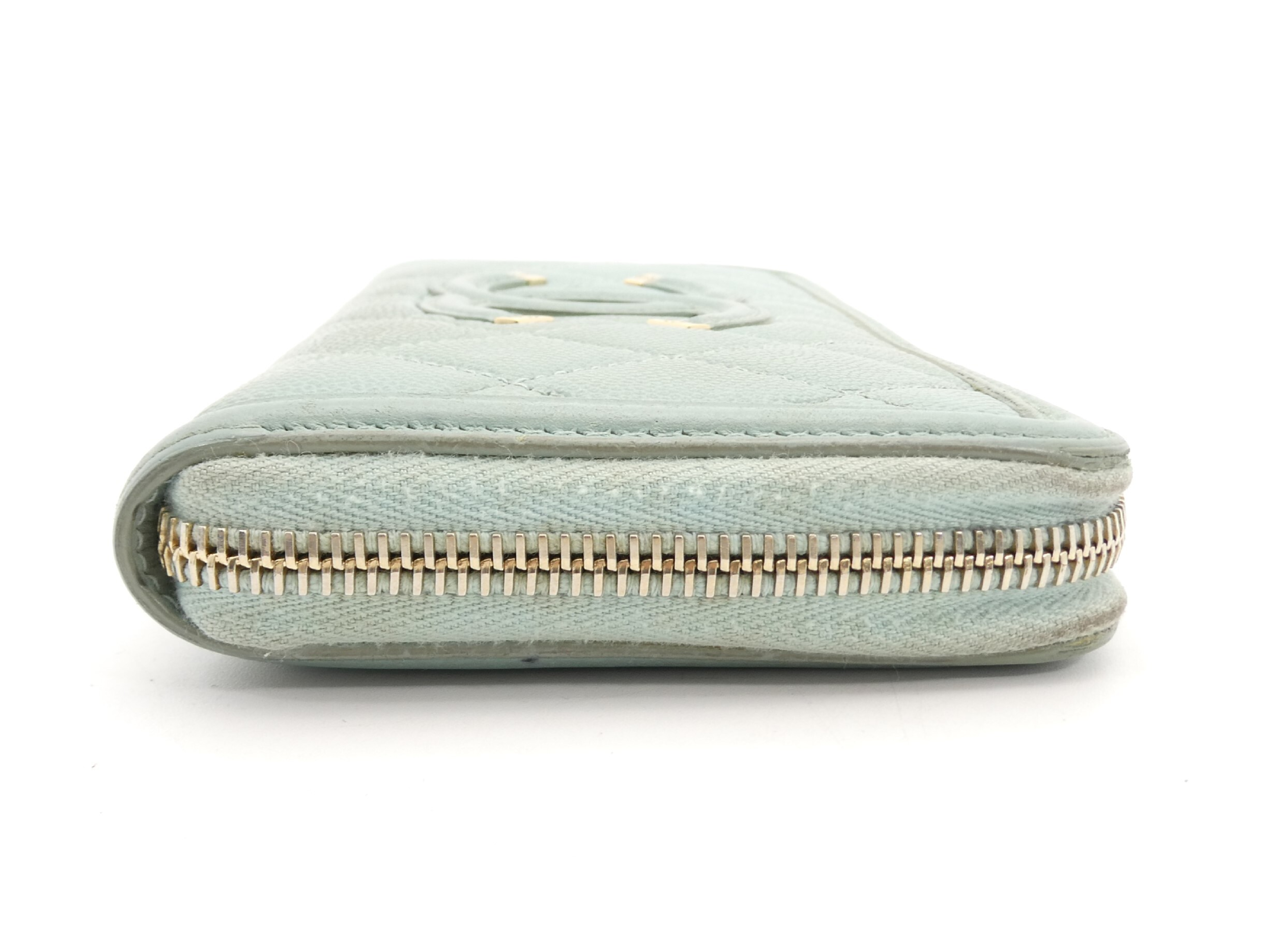 CC Filigree Matelassé Caviar Skin Round Zip Wallet — view 4