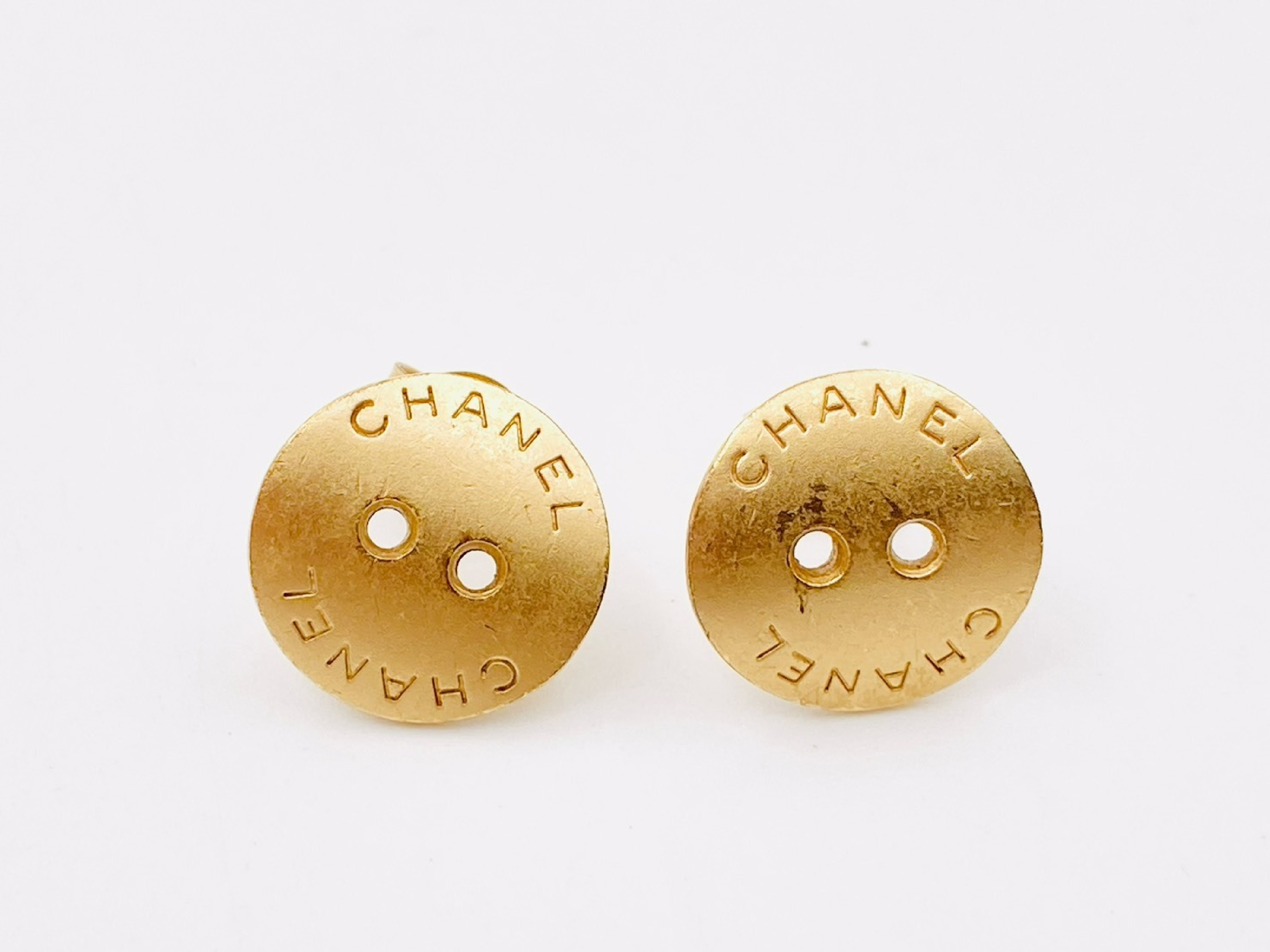Logo Button Round Earrings 00A Gold Earrings — view 2