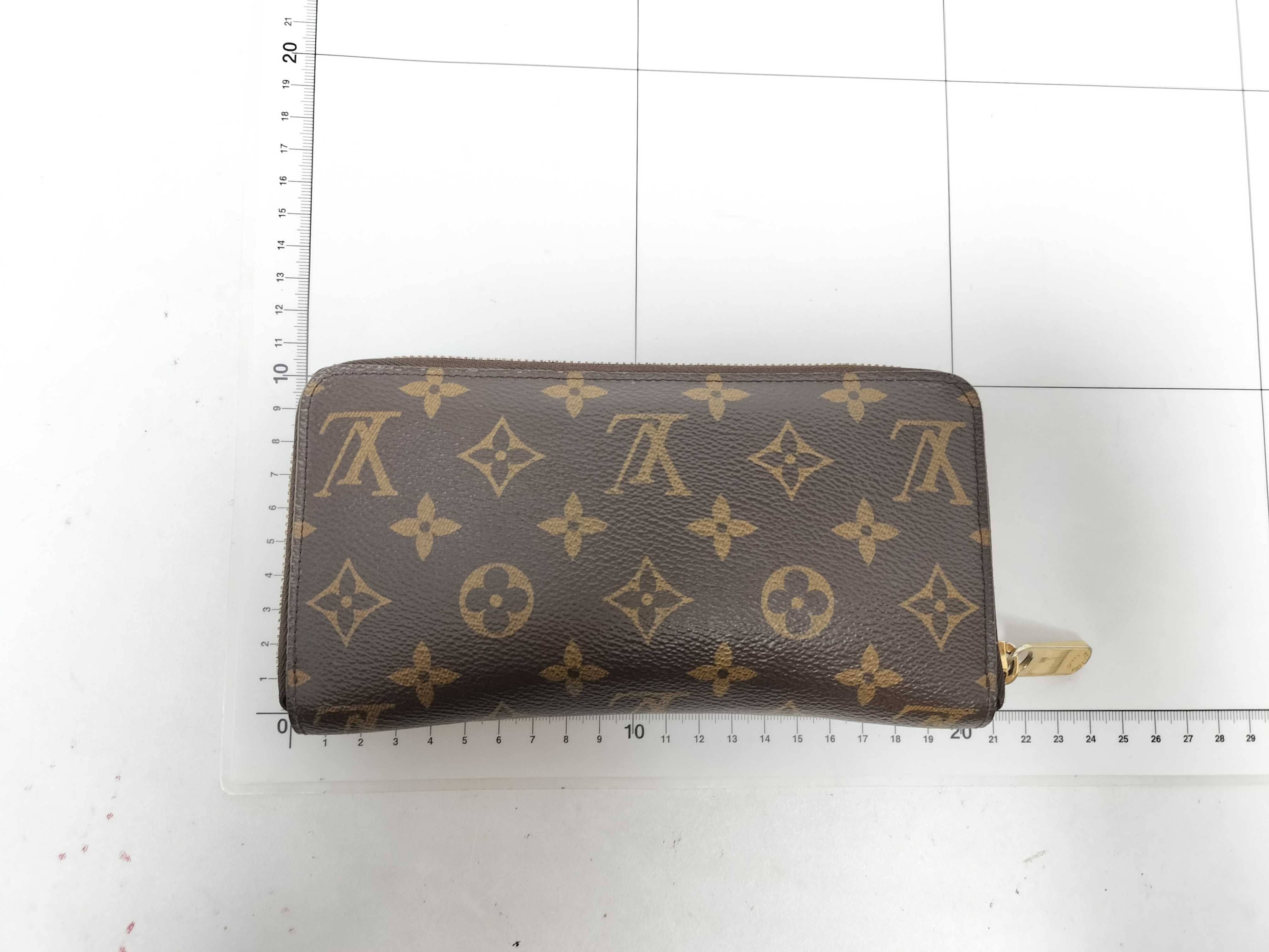 Monogram Louis Vuitton Monogram Zippy Wallet — view 2