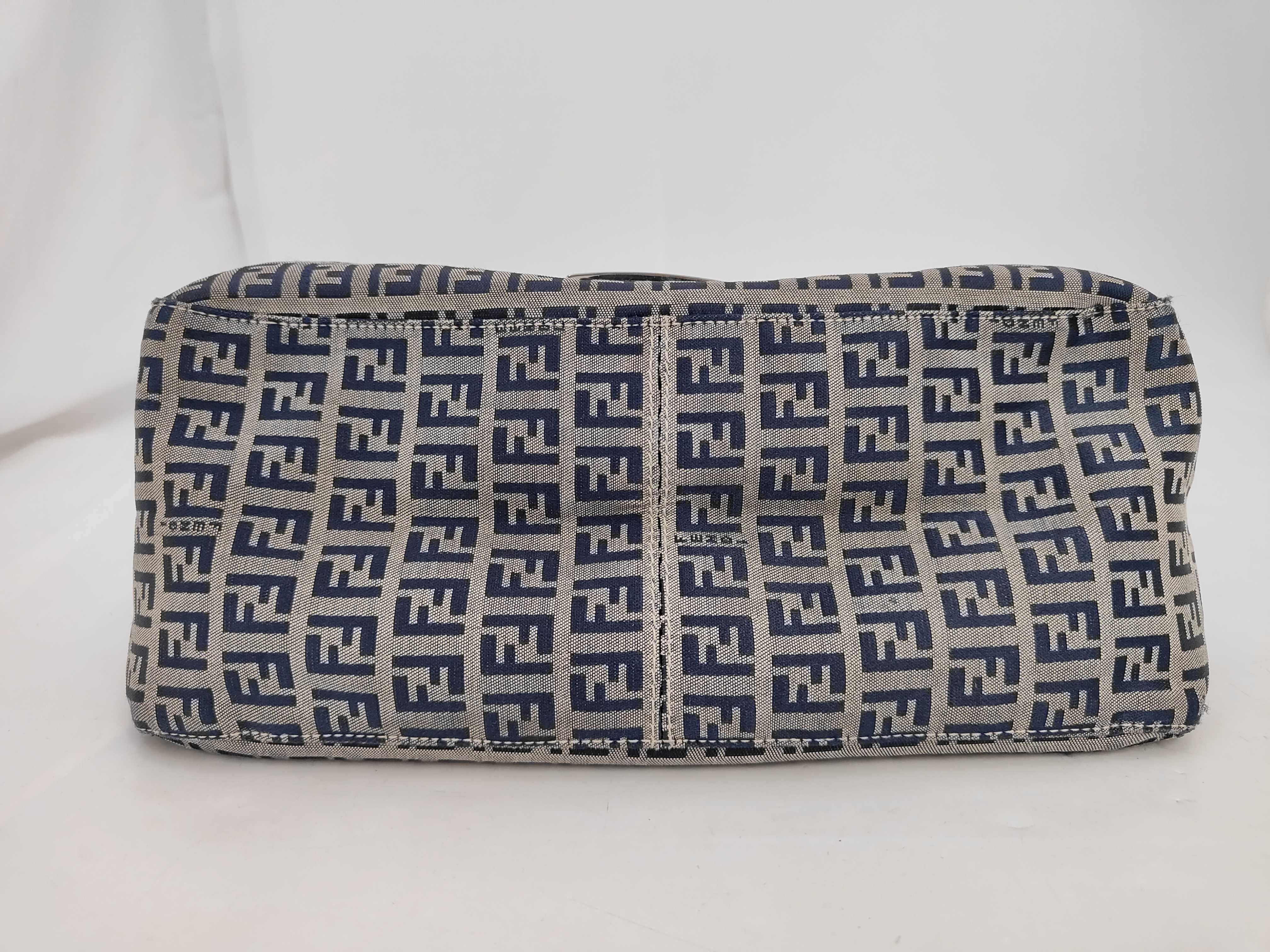 Mamma Fendi Mamma Bucket Shoulder Bag — view 3