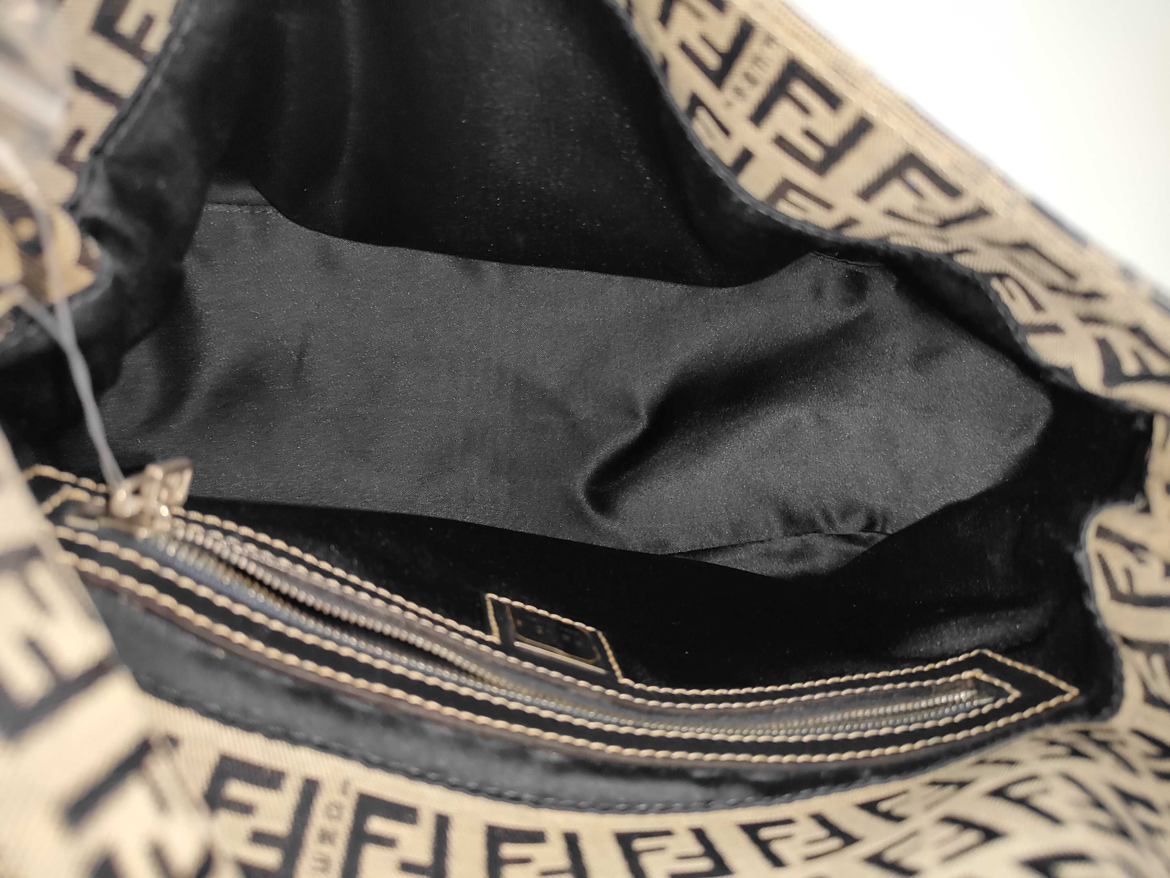 Mamma Fendi Mamma Bucket Shoulder Bag — view 8