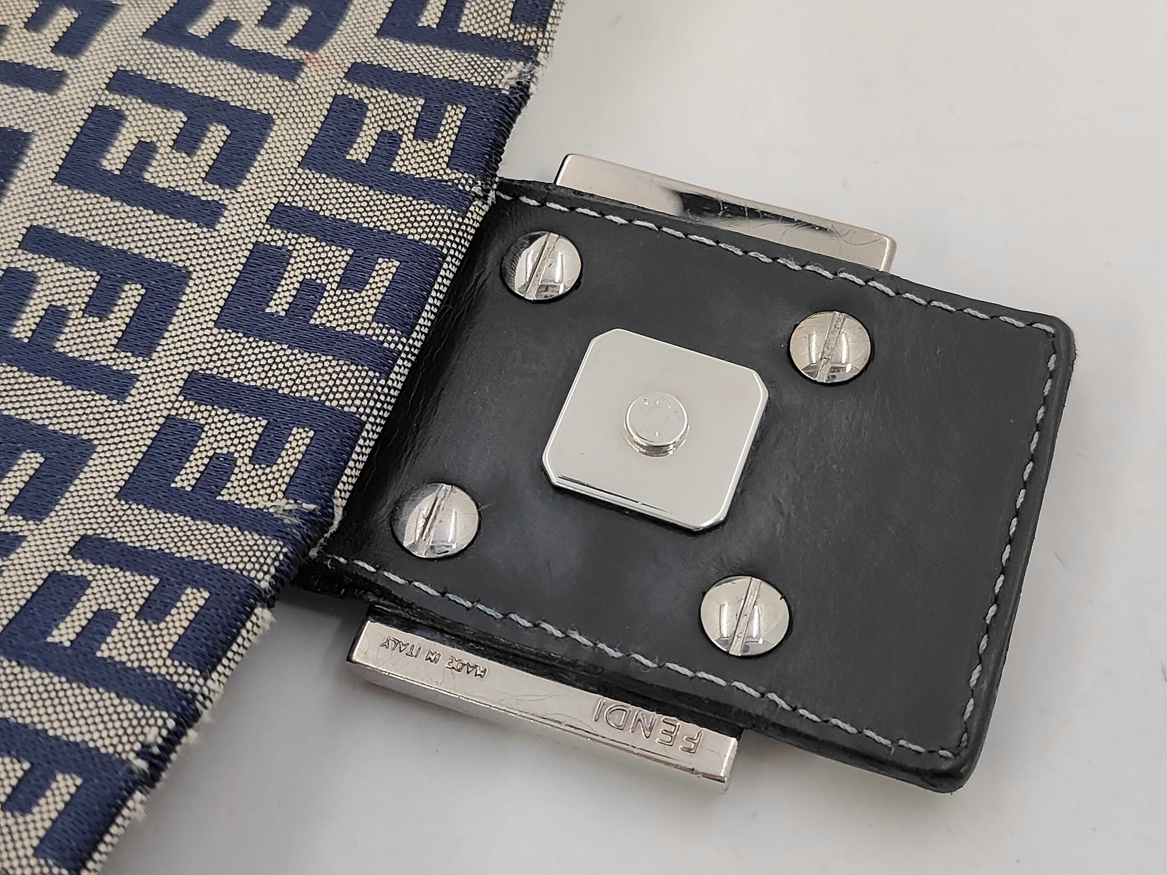 Mamma Fendi Mamma Bucket Shoulder Bag — view 10