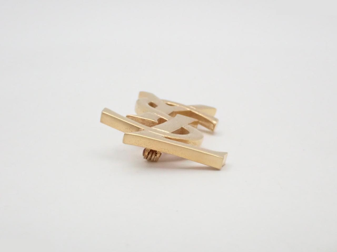 logo brooch — view 3