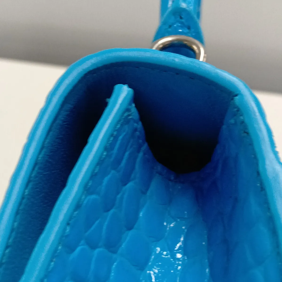 Hourglass XS 592833 Crocodile Embossed 2-Way Handbag Blue — view 13