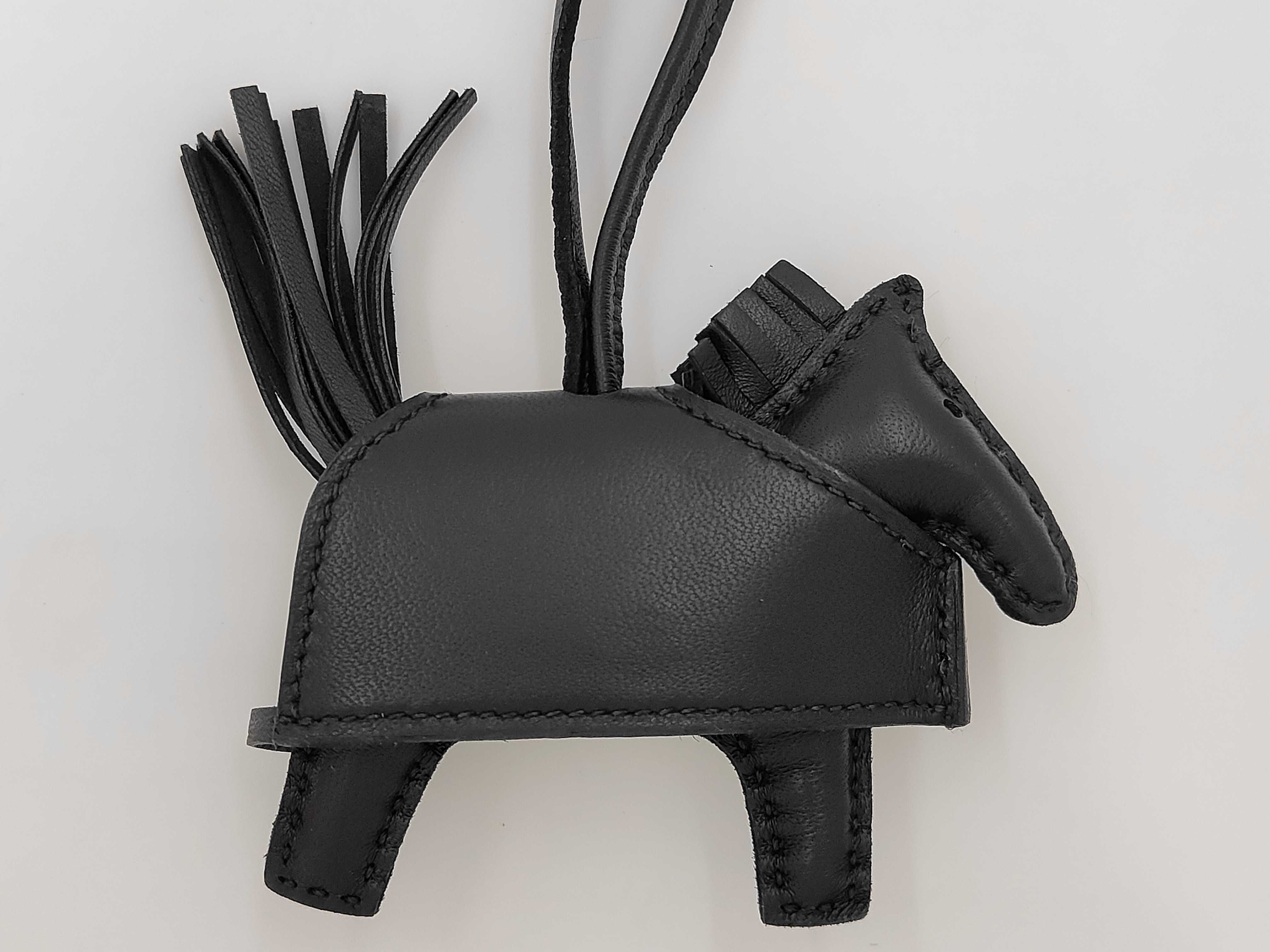 Rodeo Robeo Lock PM K stamp:2025 Charm Agneau Milo Noir Black Gold Studs Other Accessories — view 4