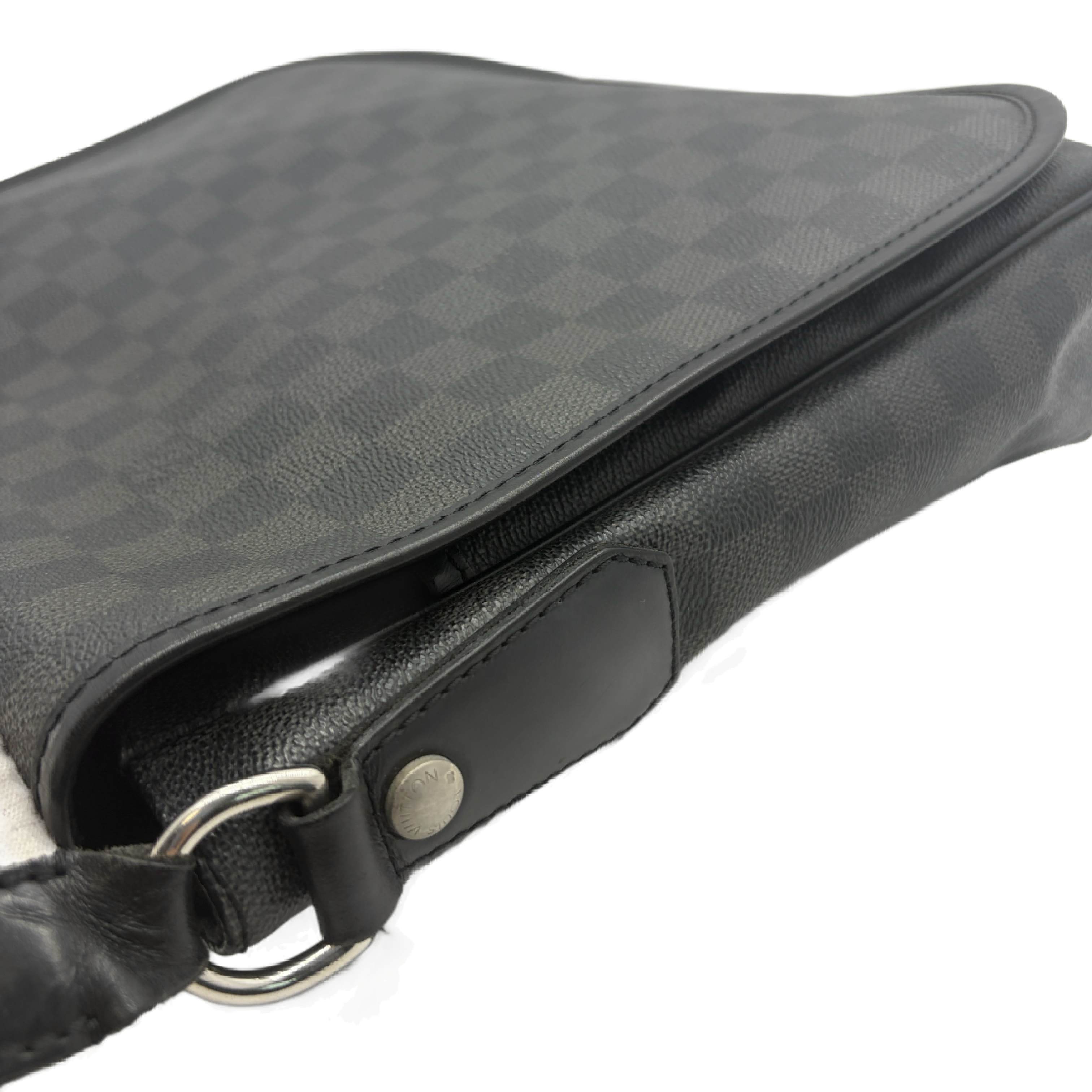 Damier Graphite Shoulder Bag — view 3