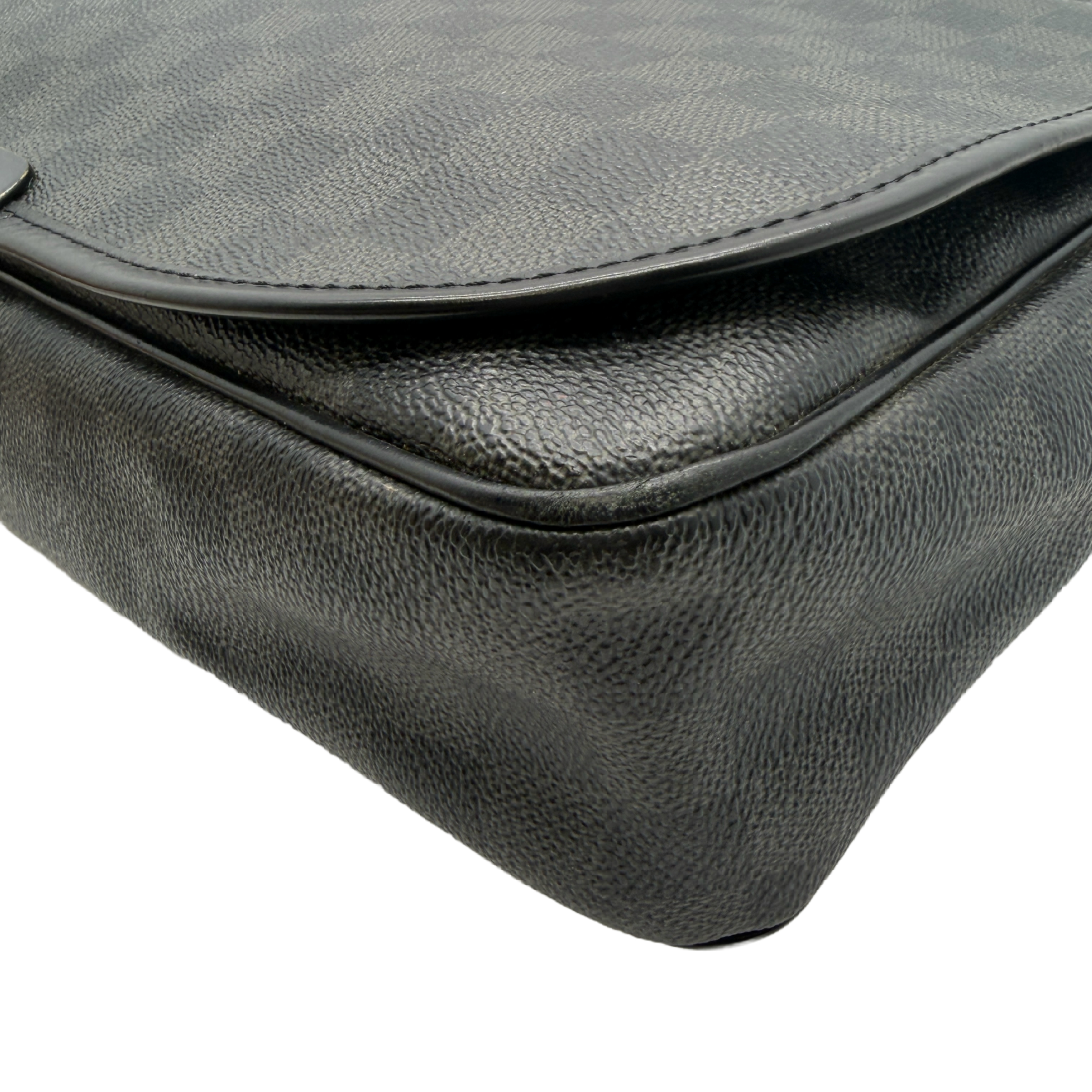 Damier Graphite Shoulder Bag — view 6
