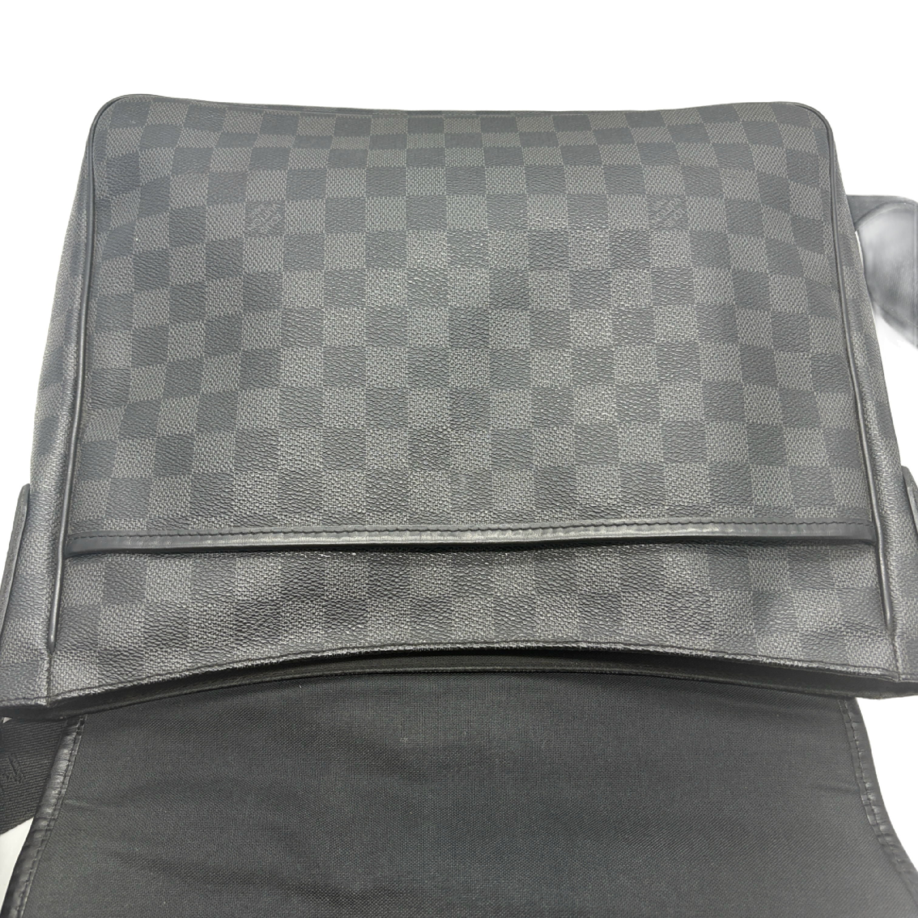 Damier Graphite Shoulder Bag — view 8
