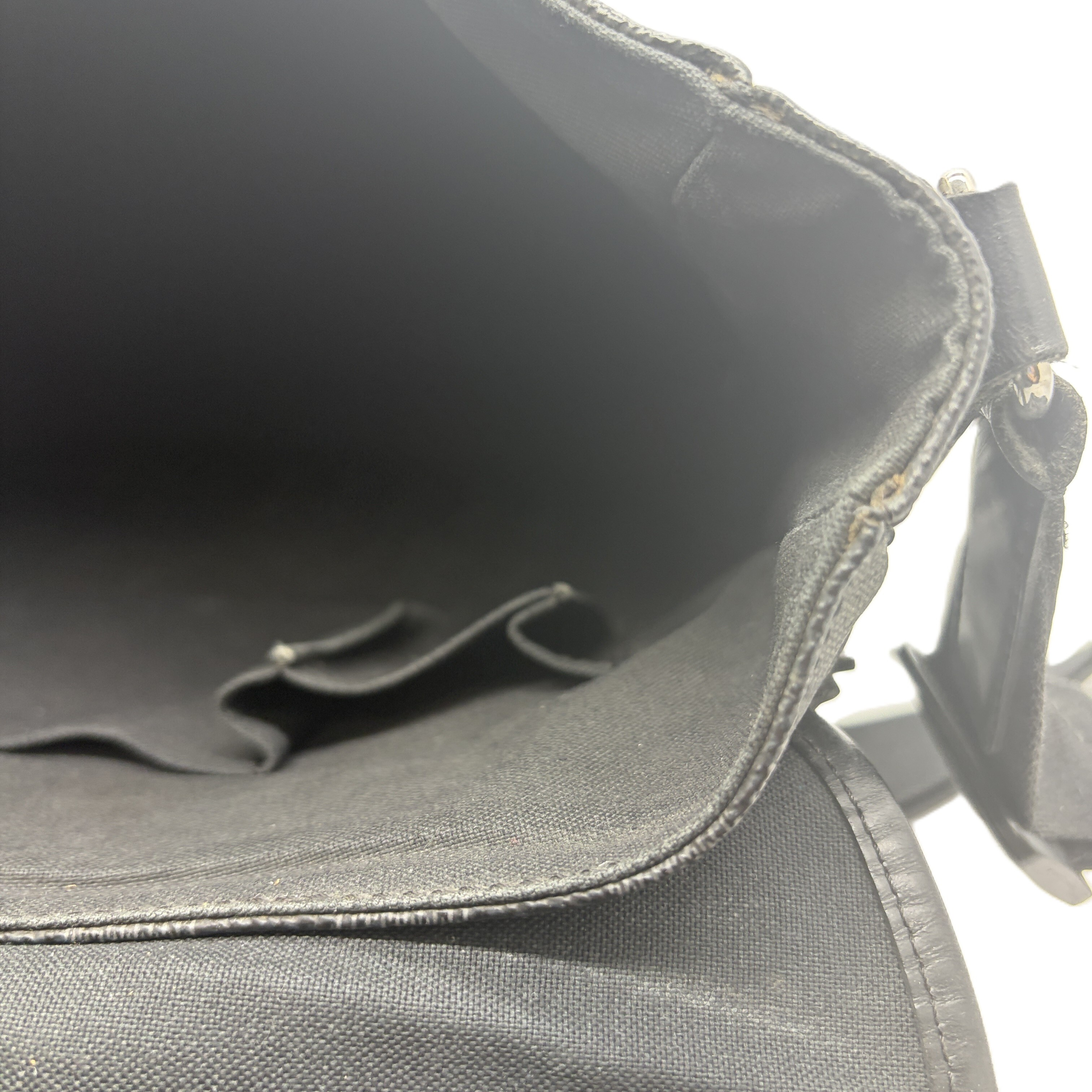 Damier Graphite Shoulder Bag — view 9