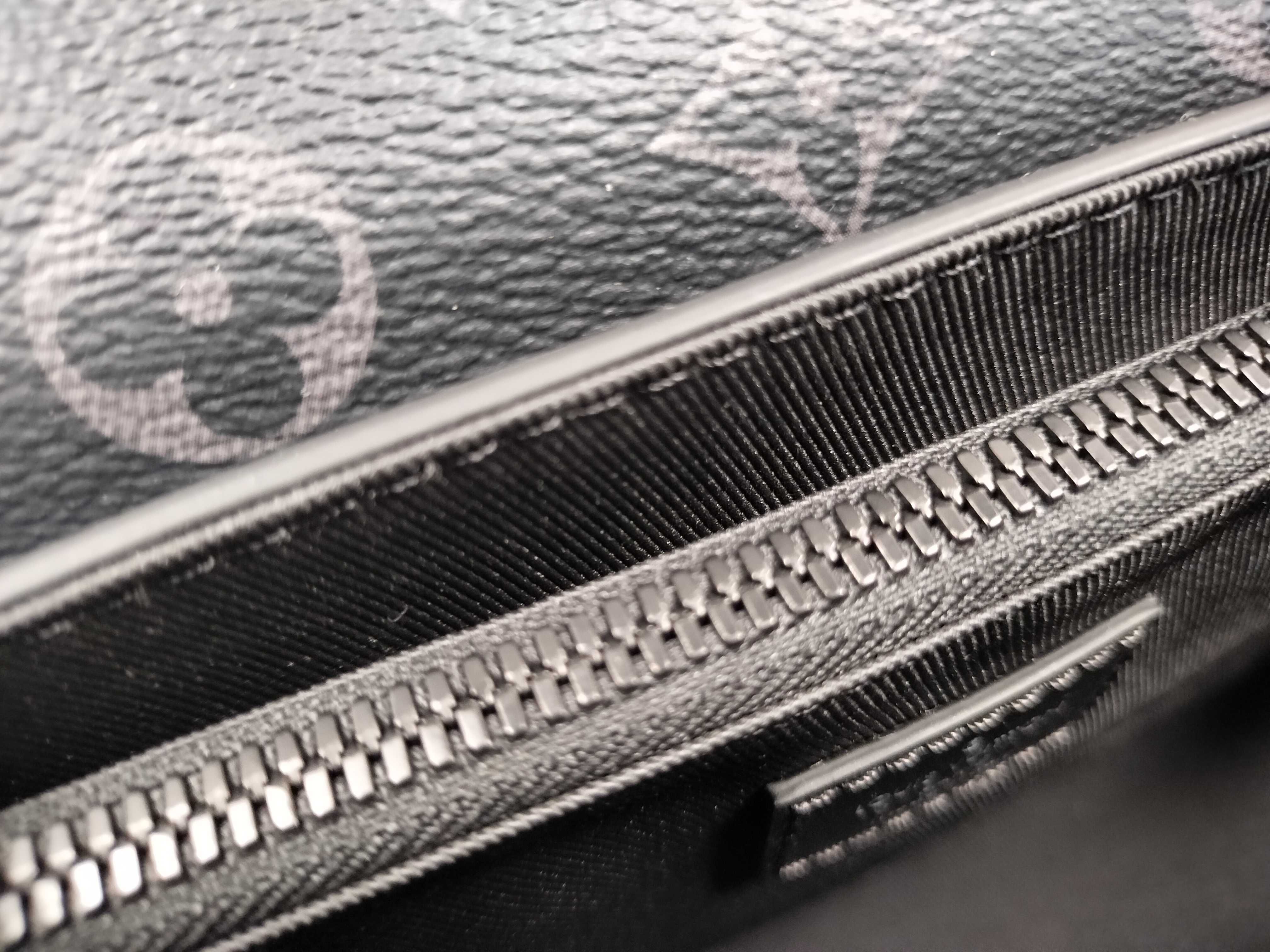Epi New Flap Messenger Bag M58492 Black (RFID detected) — view 12