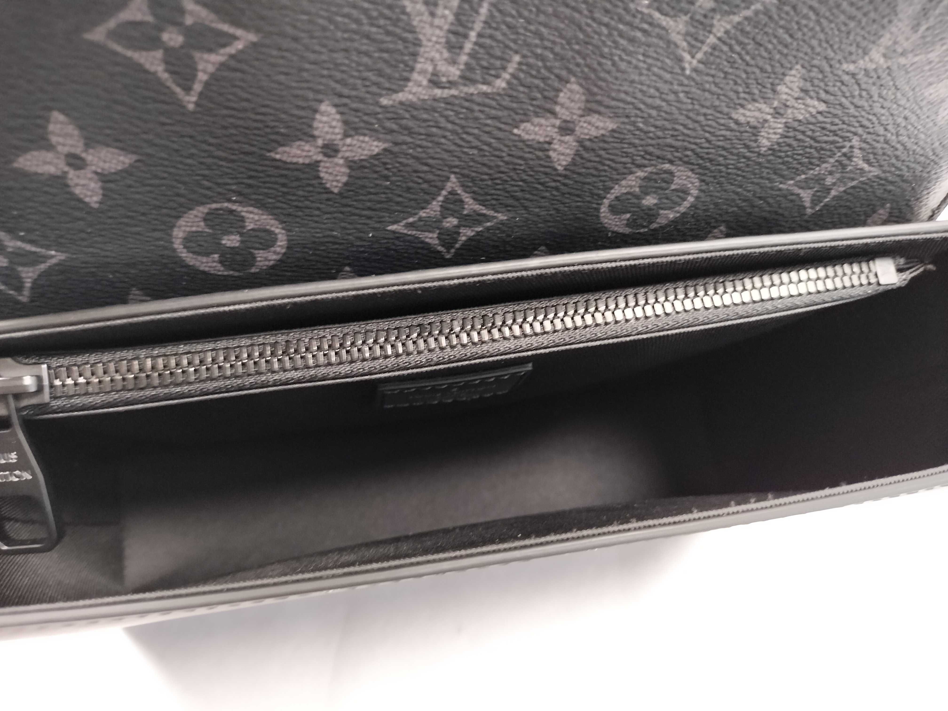 Epi New Flap Messenger Bag M58492 Black (RFID detected) — view 8
