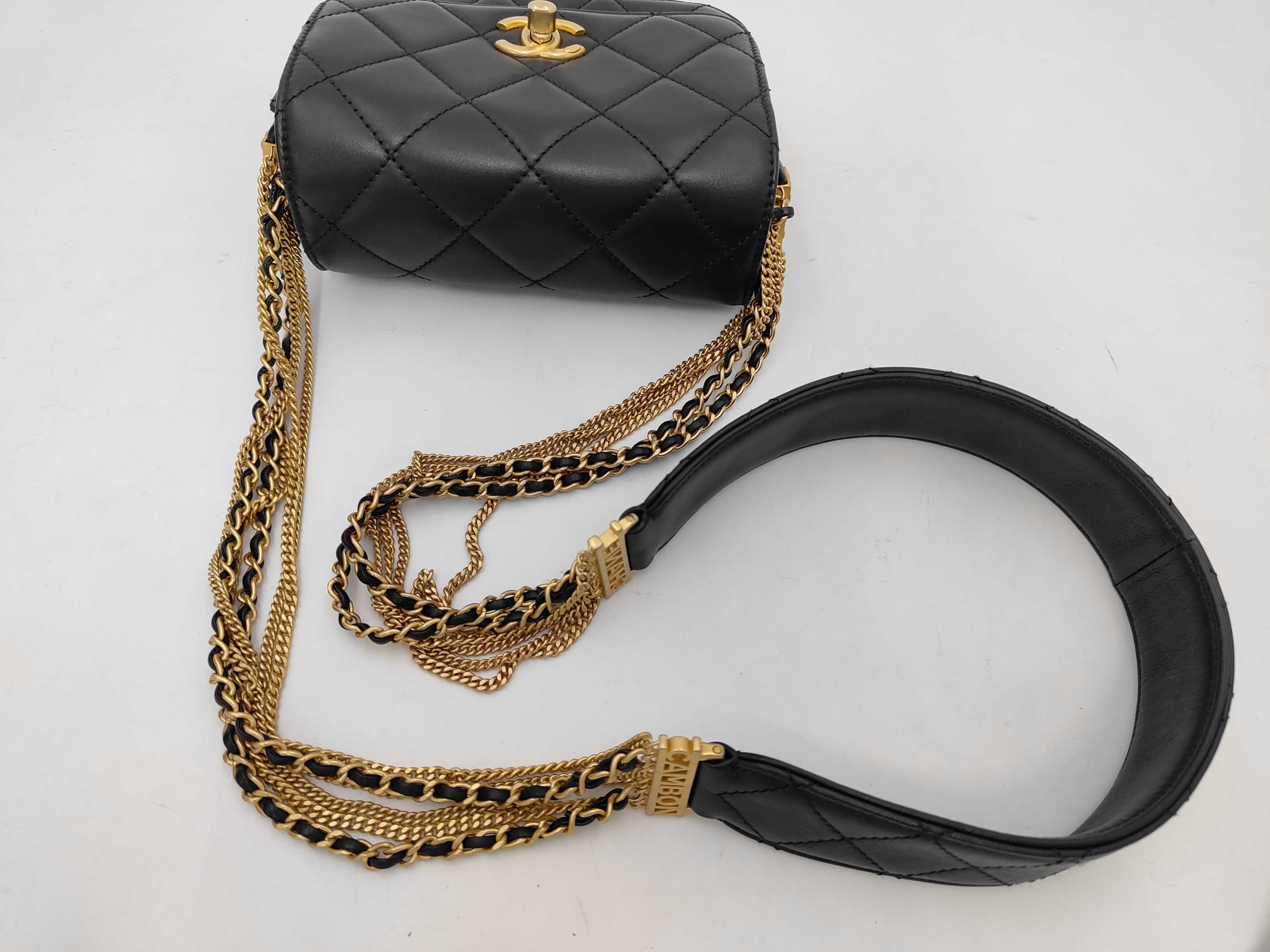 Matelassé Waist Bag Chain Shoulder Bag Lambskin Black Gold Hardware Shoulder Bag — view 5