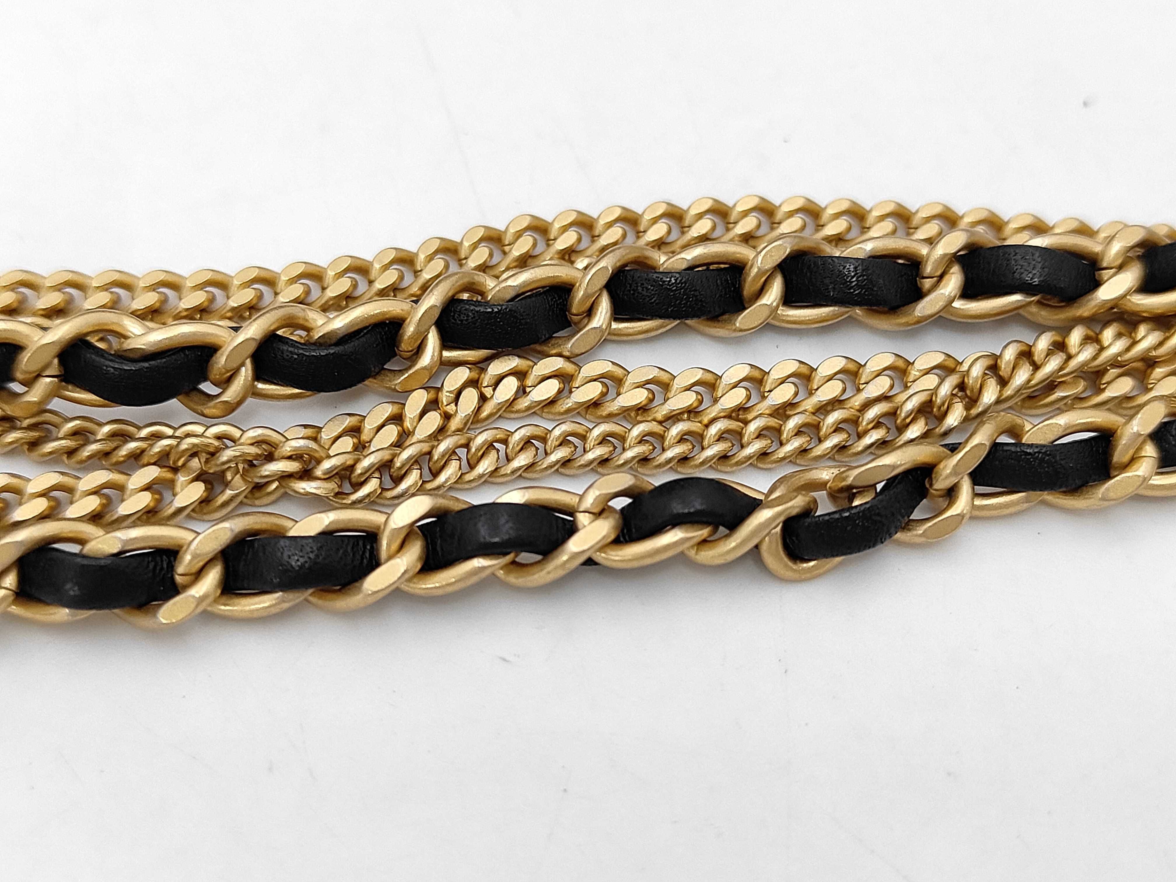 Matelassé Waist Bag Chain Shoulder Bag Lambskin Black Gold Hardware Shoulder Bag — view 7