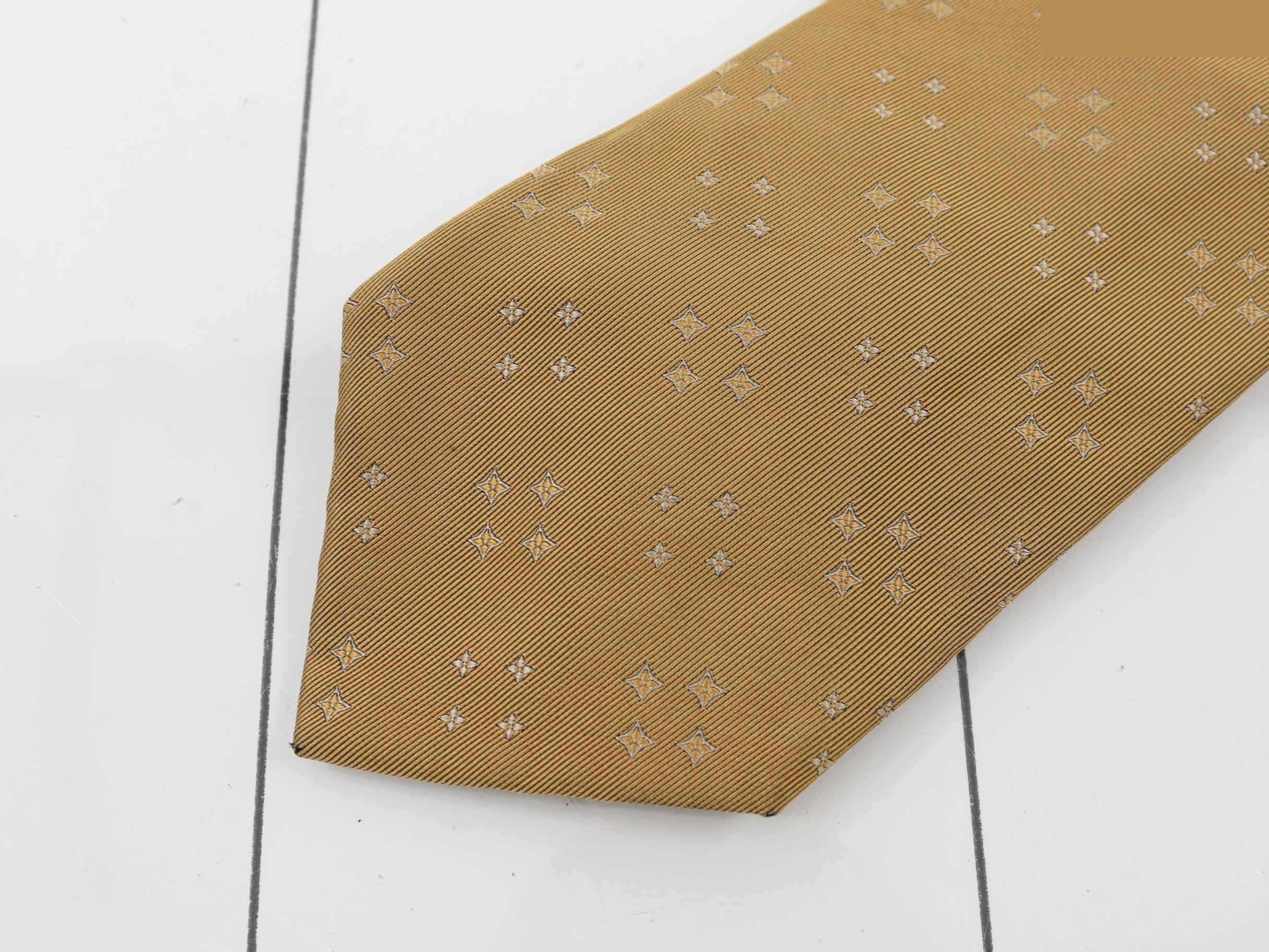 silk tie, gold color, made in Italy. — view 3