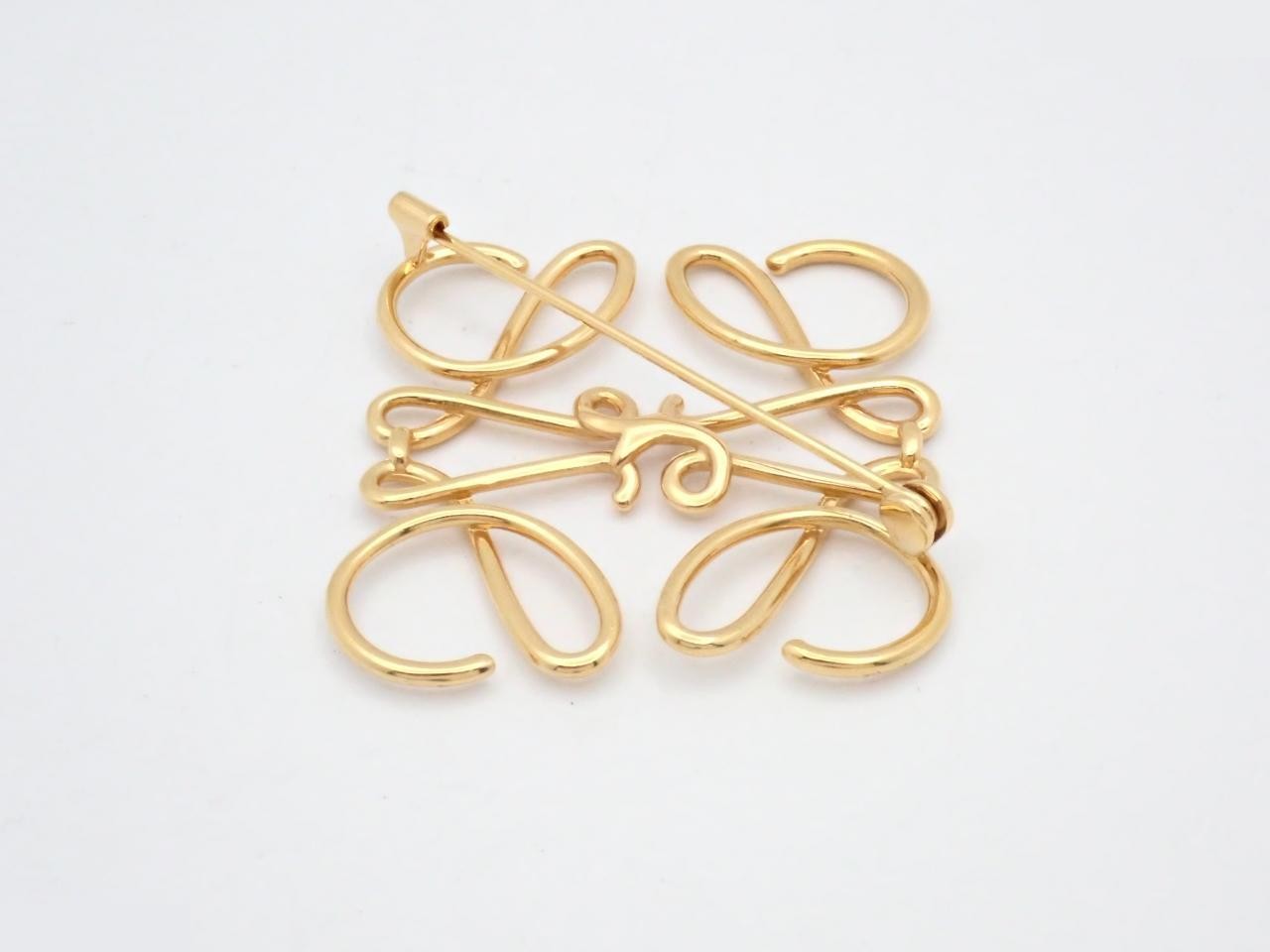 Anagram Brooch — view 2