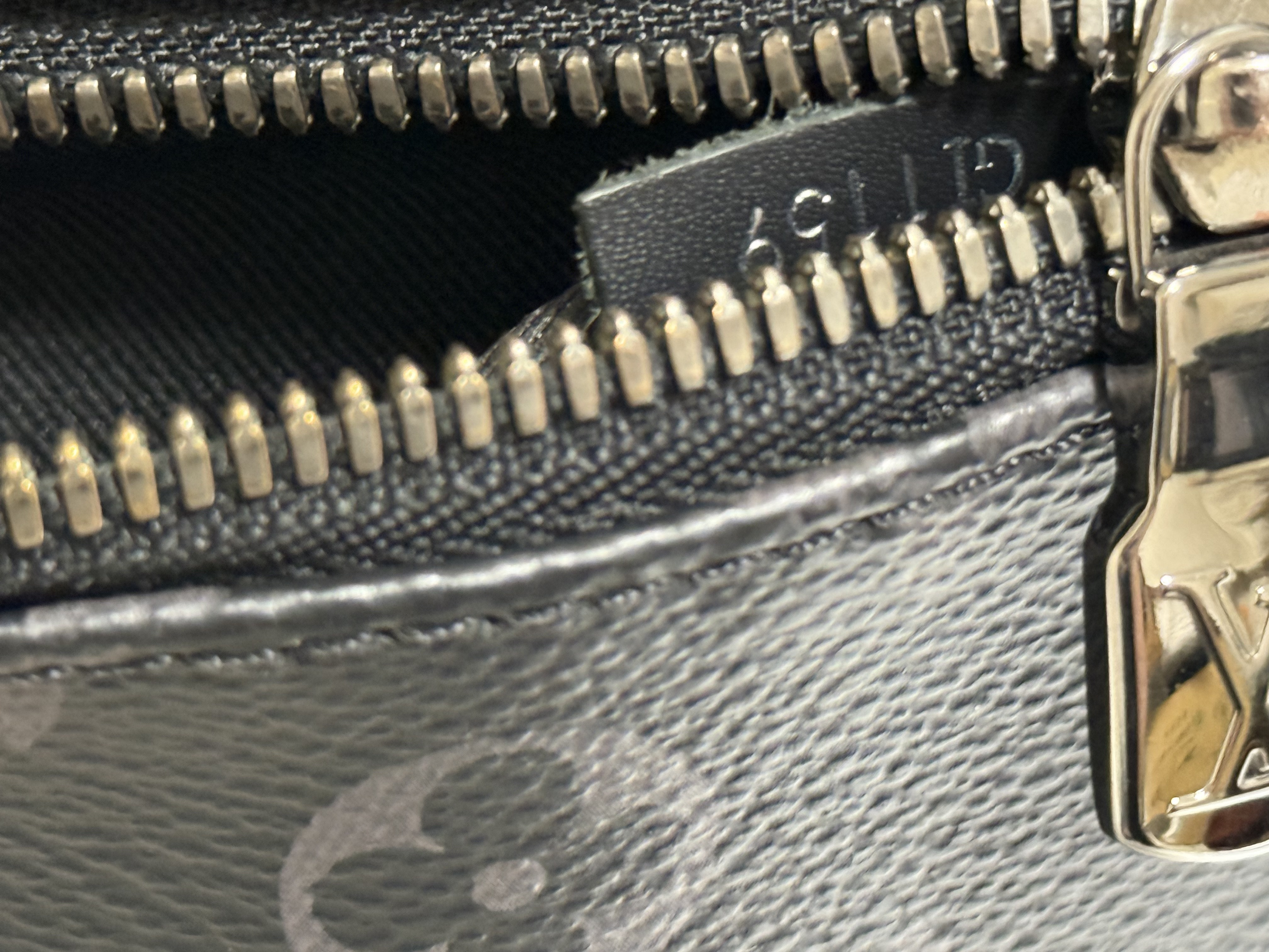 Monogram Eclipse District MM M44001 Shoulder Bag — view 8