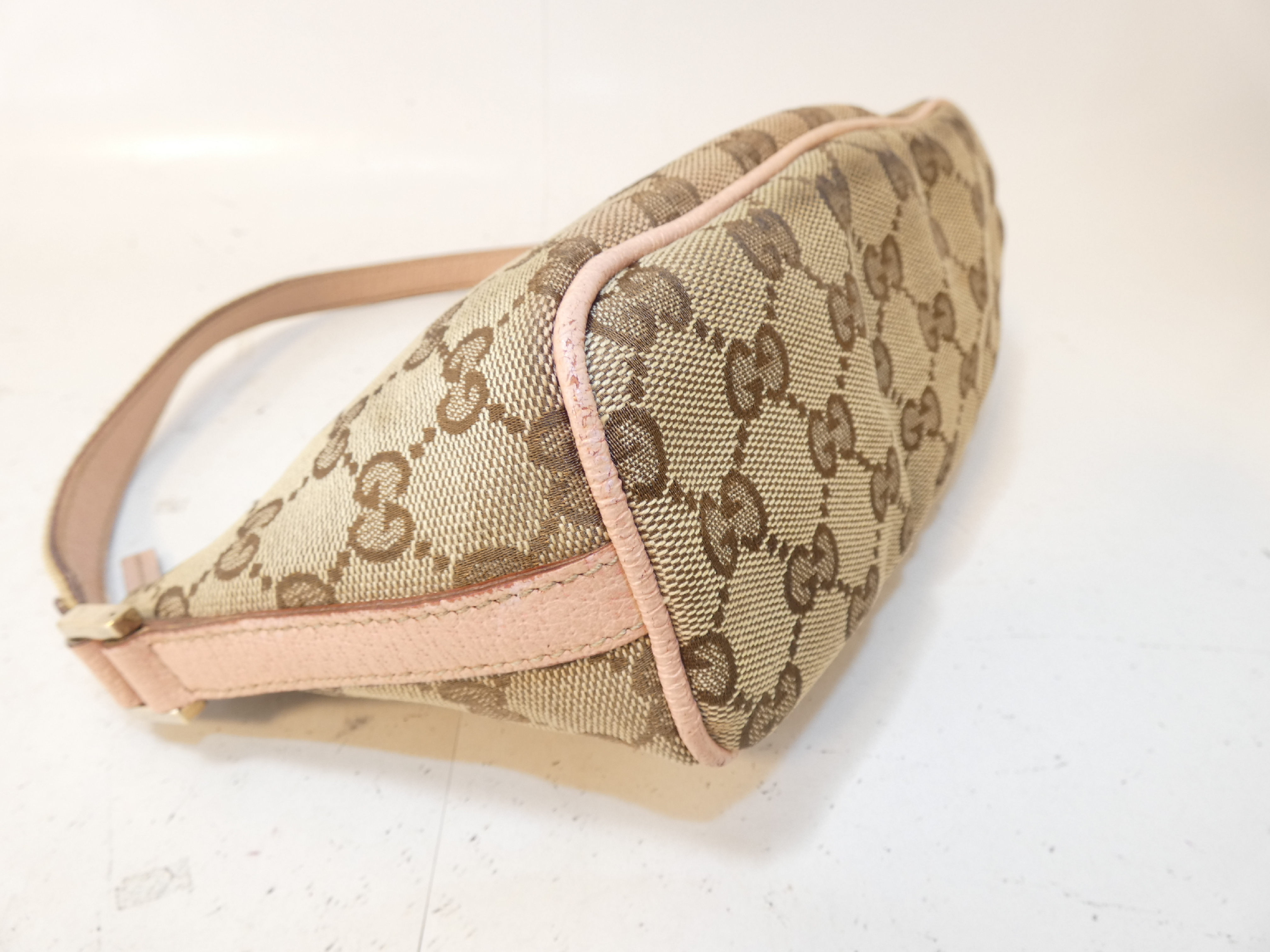 GG Canvas Accessoires Accesso One-Hand Pouch — view 6