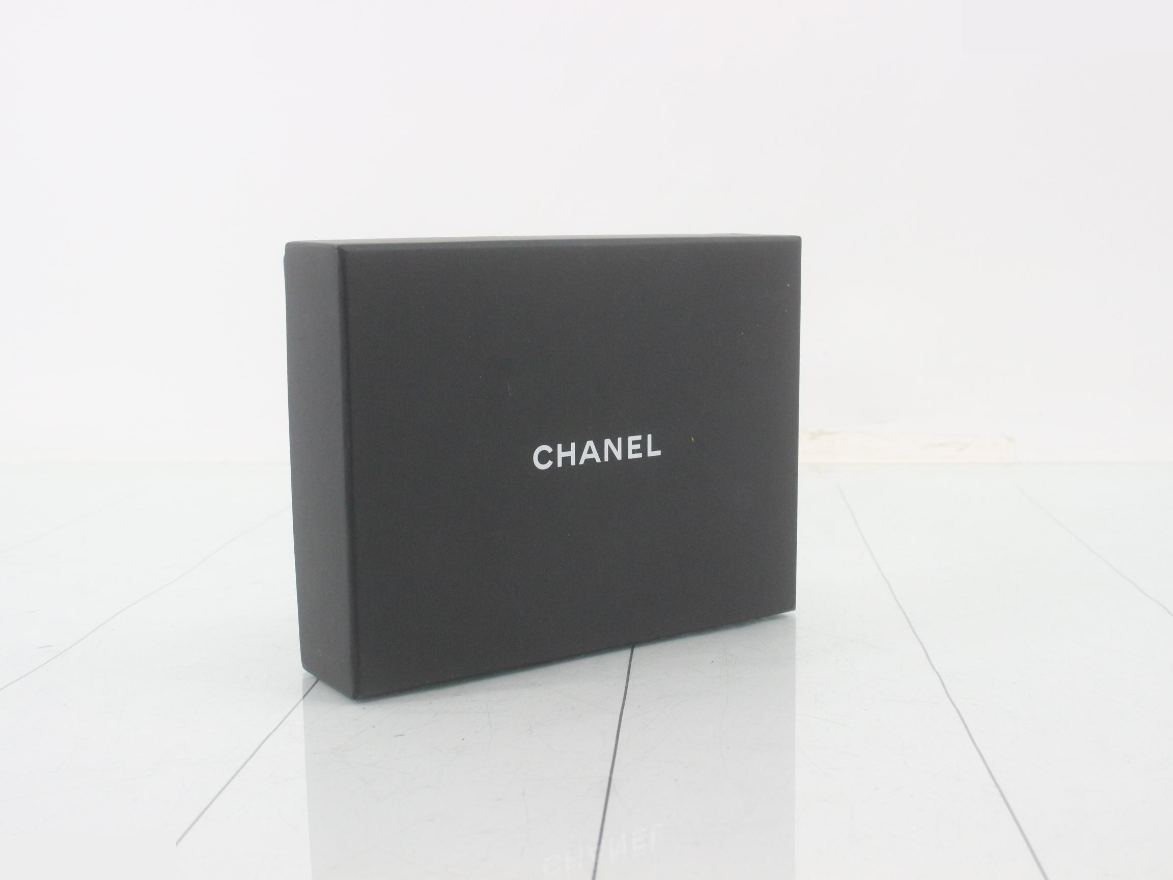 Matelassé Chain Shoulder Bag — view 5