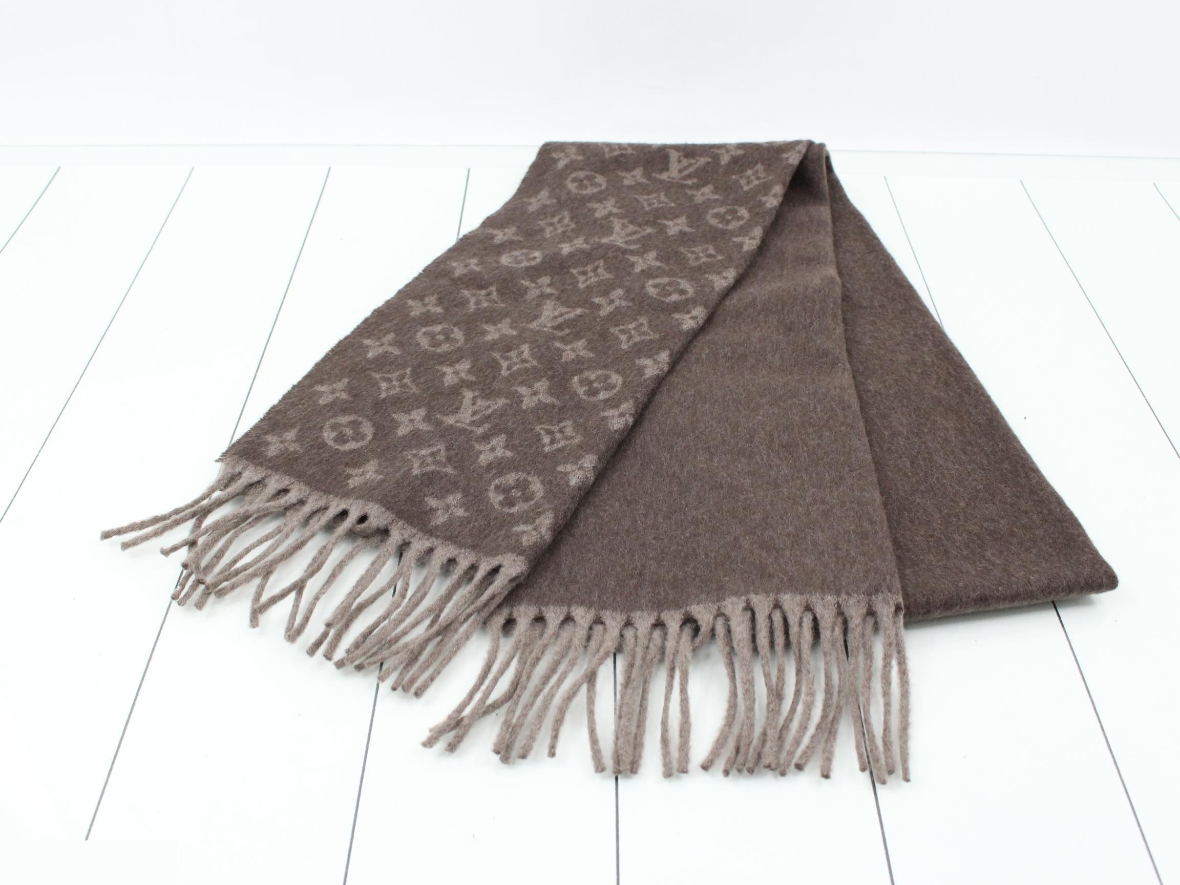 M70258 Echarpe Monogram Gradient — view 2
