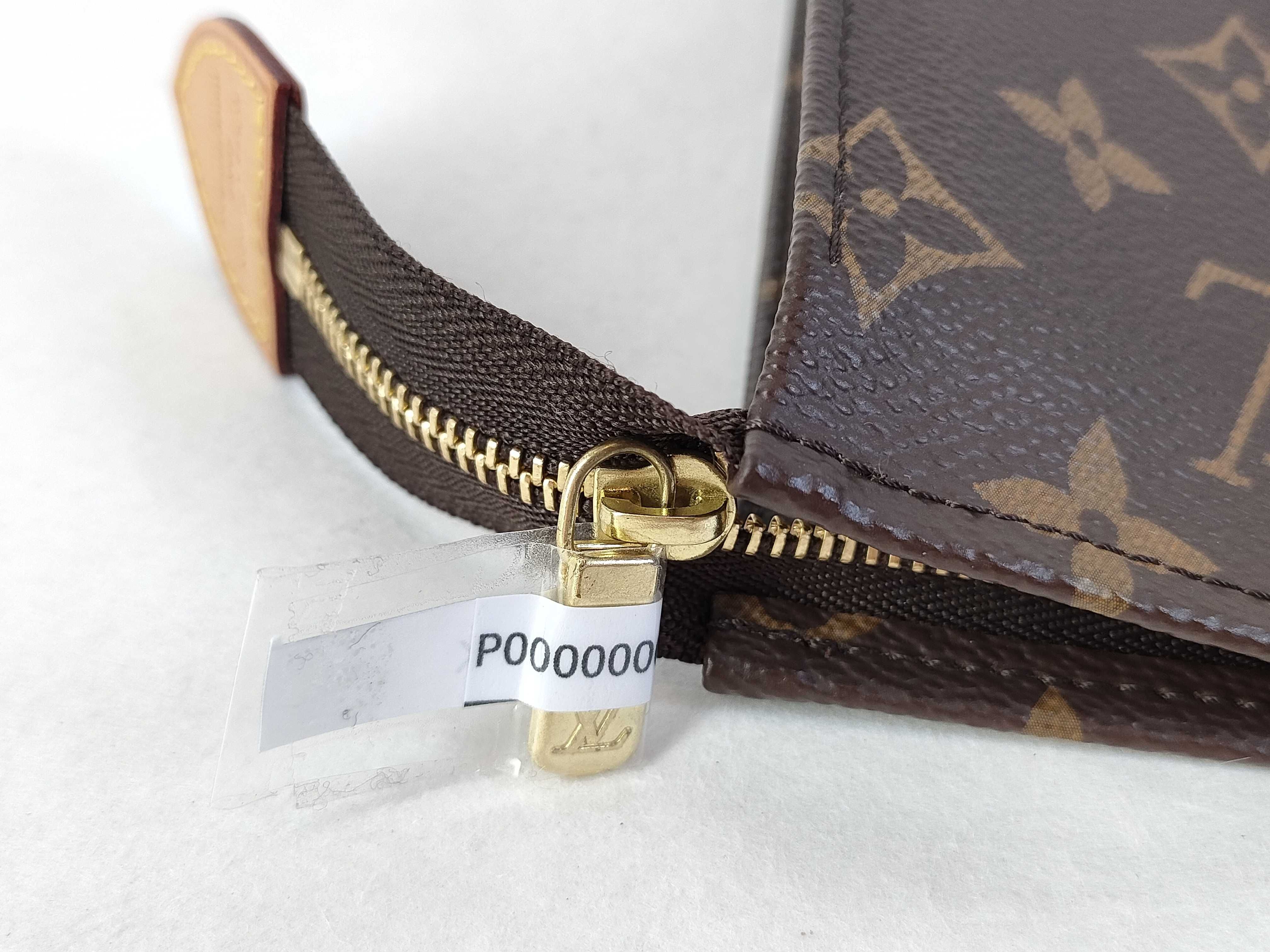VN- Monogram Pochette Toilette 26 M47542 Pouch — view 9