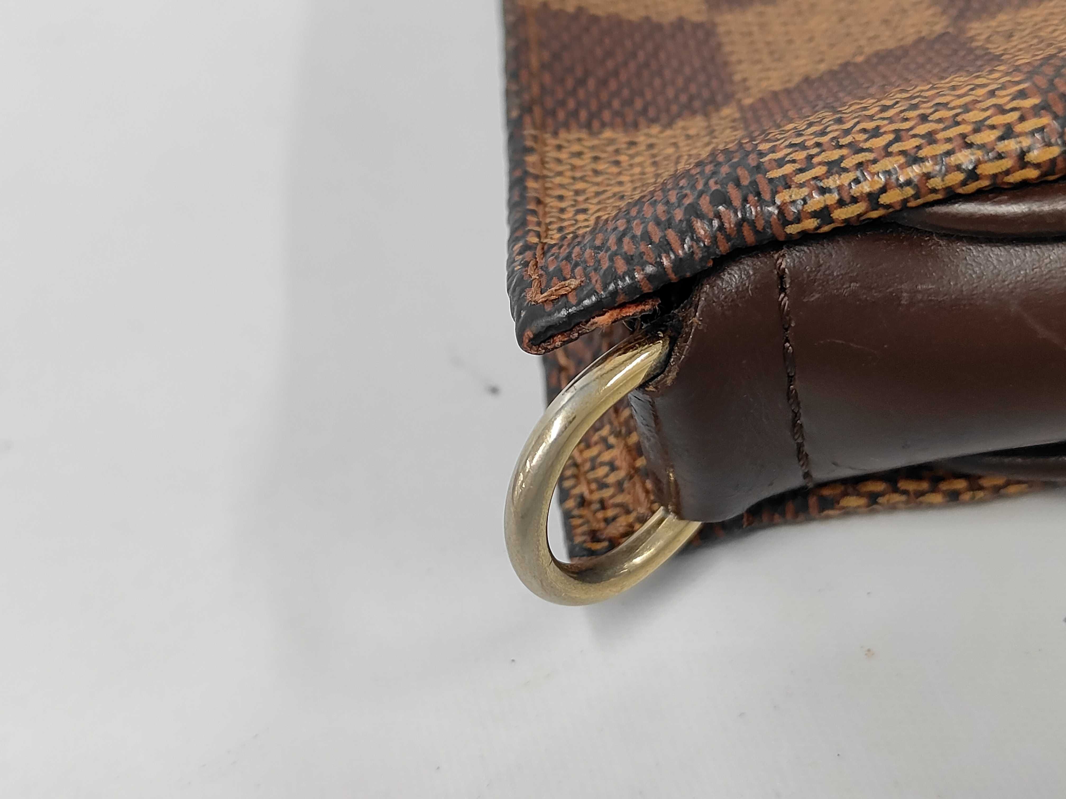LV Damier Pouch (Handle detached) — view 7