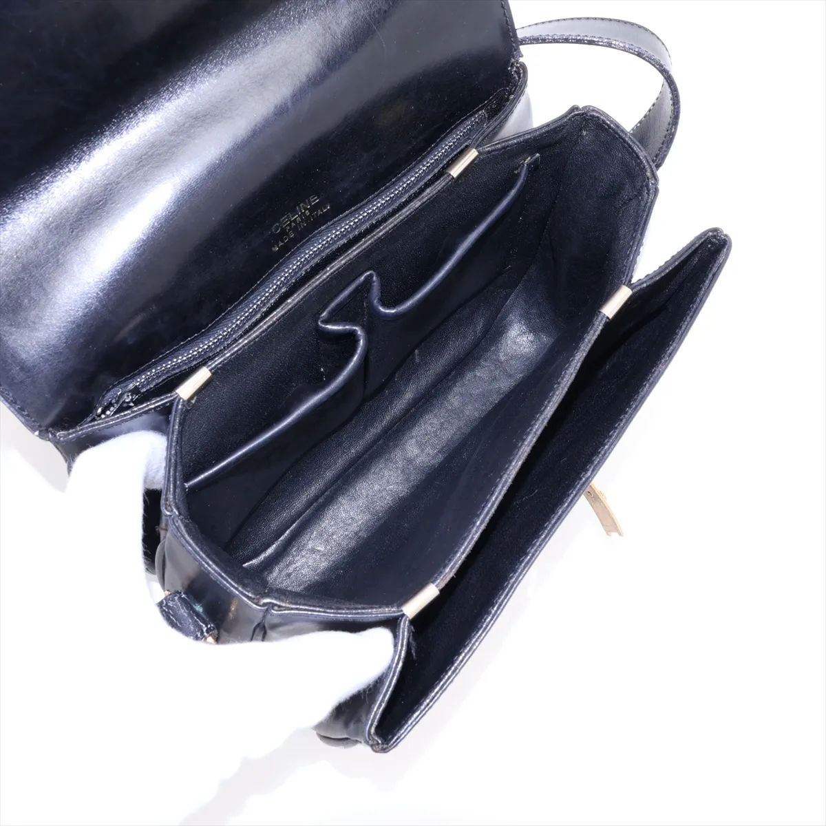 leather shoulder bag with carriage hardware, black. — view 6