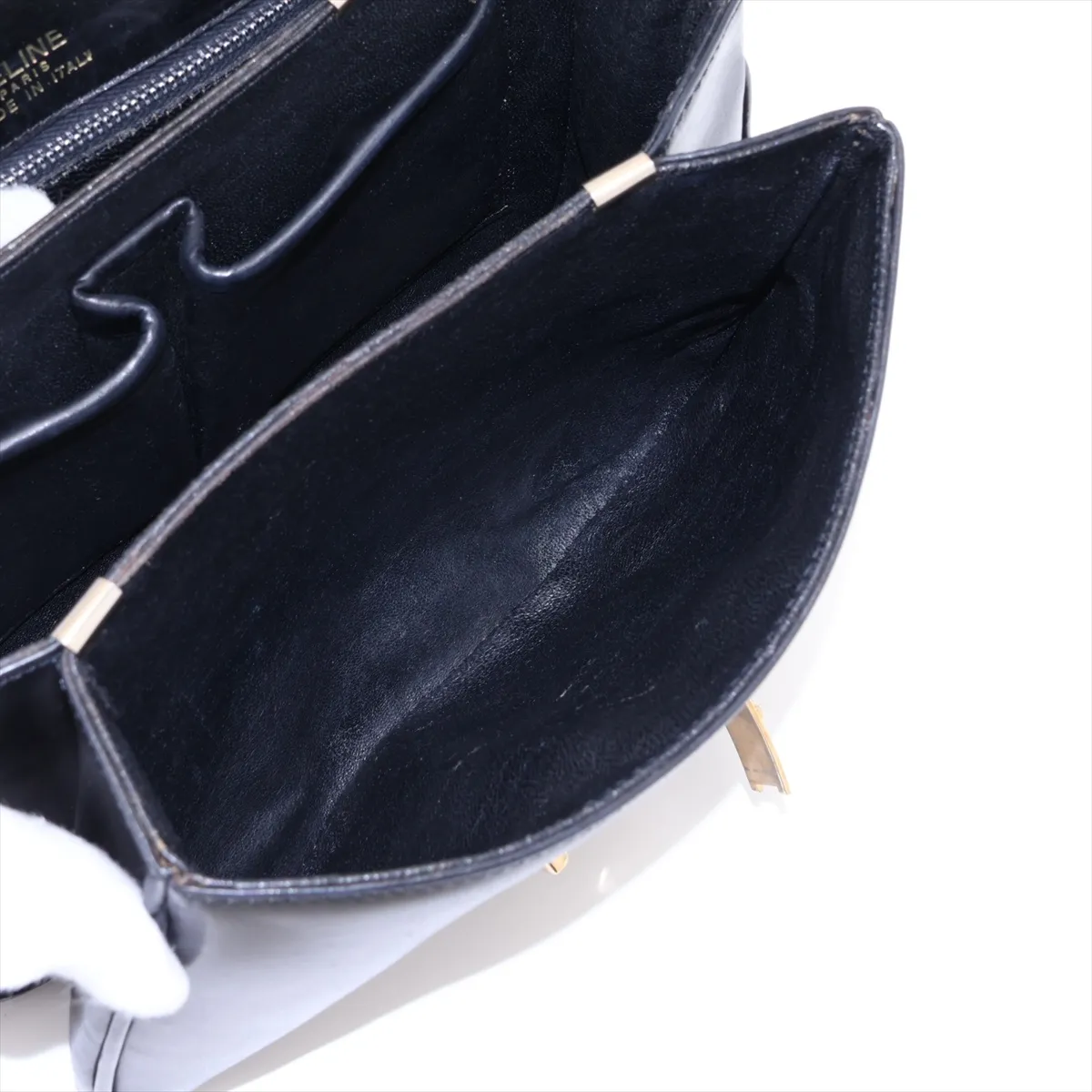 leather shoulder bag with carriage hardware, black. — view 7