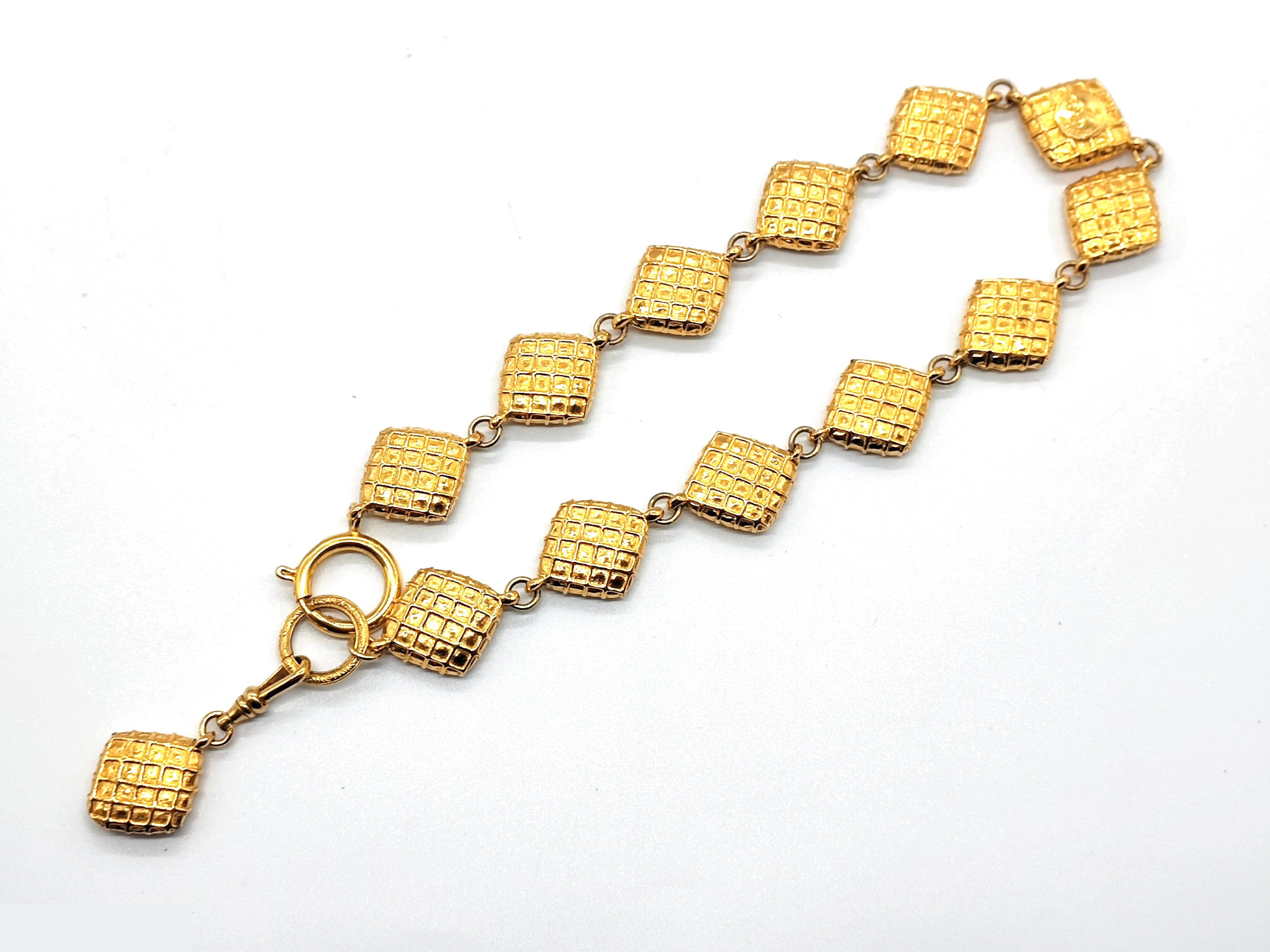 Matelassé diamond-shaped 13-strand necklace, neck circumference approximately 38cm — view 8