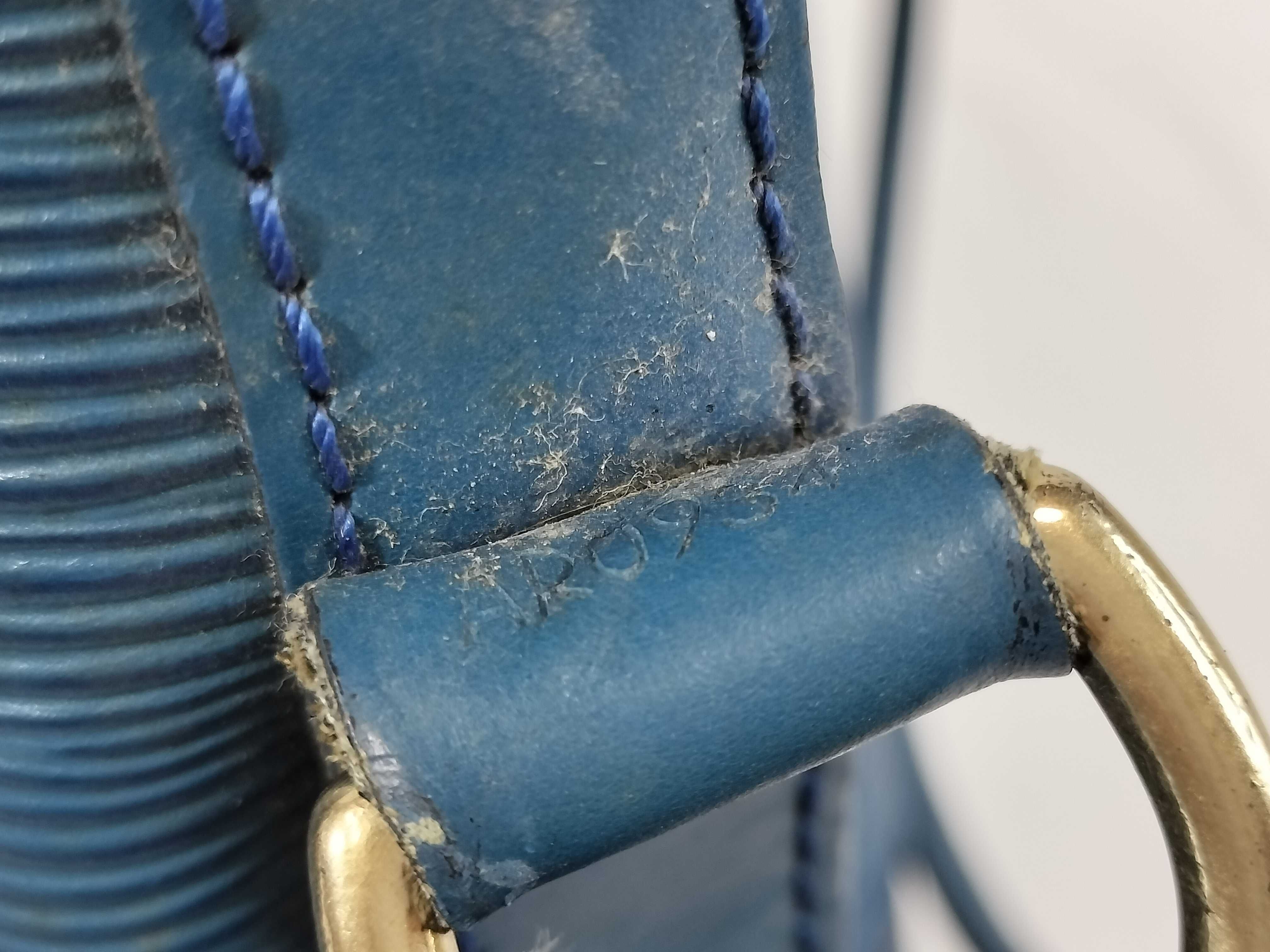 Epi Noe Blue Shoulder Bag — view 11