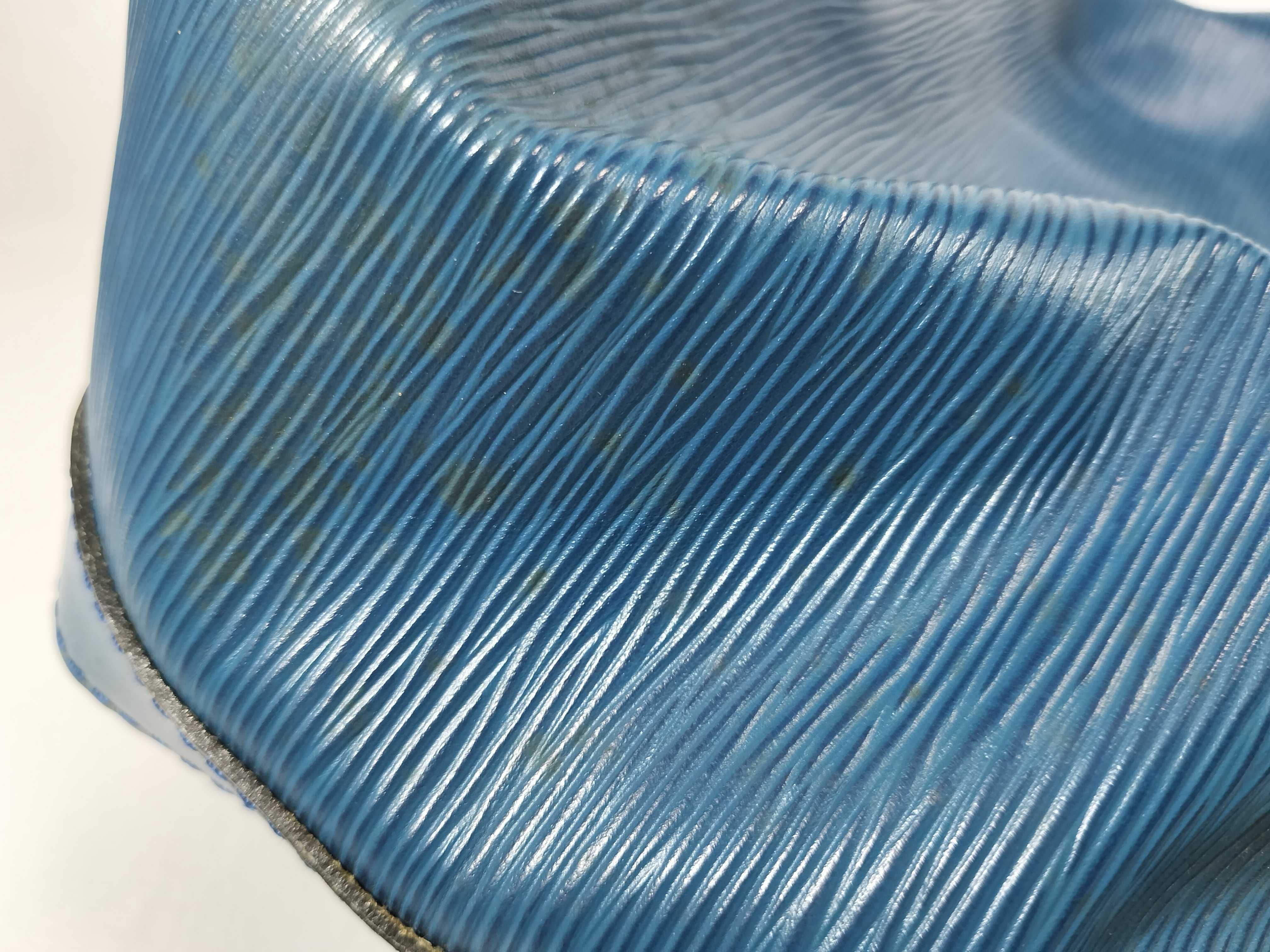 Epi Noe Blue Shoulder Bag — view 15