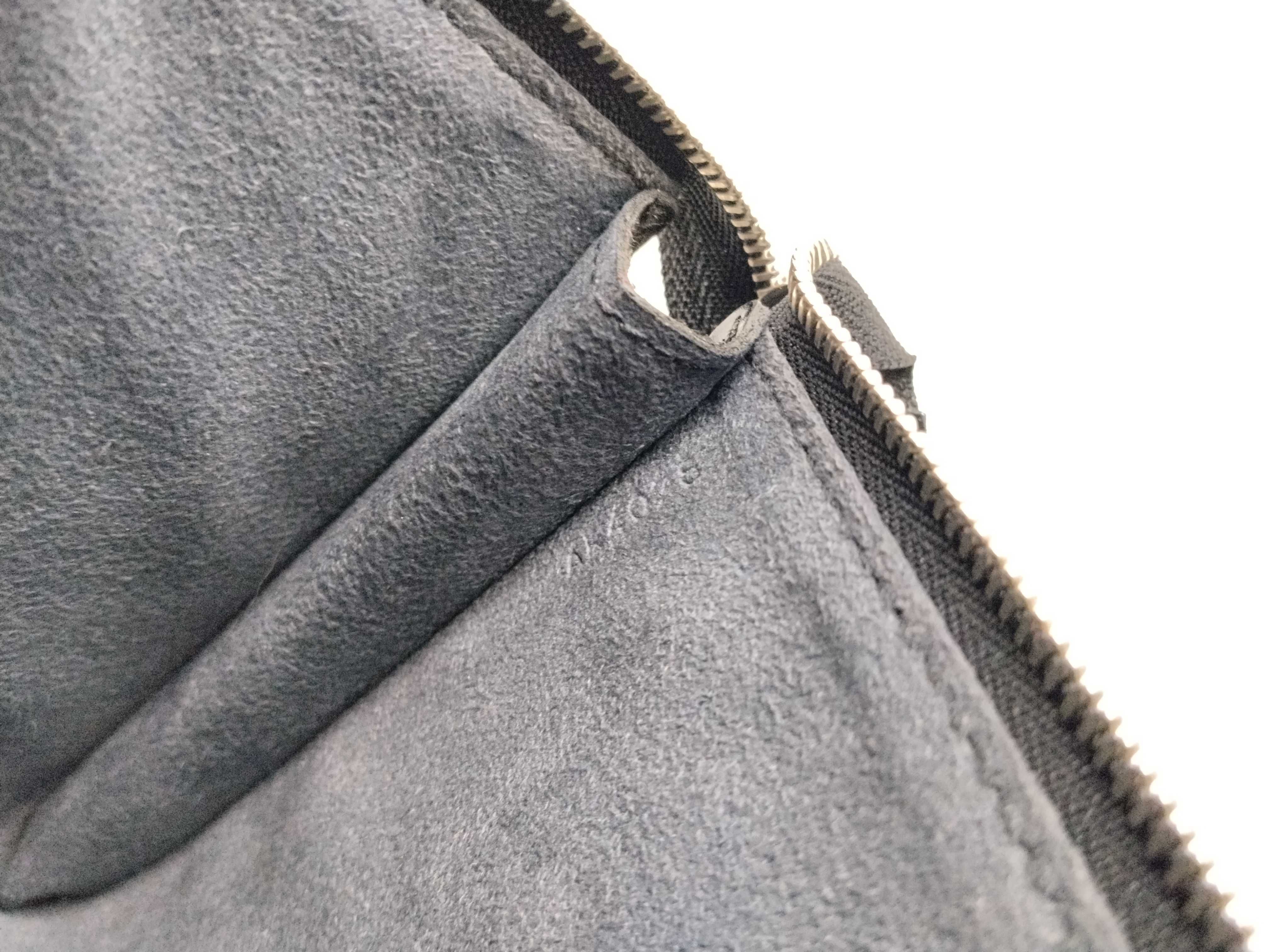 Epi Pochette Accessoires M52942 Silver Hardware Noir Pouch — view 13
