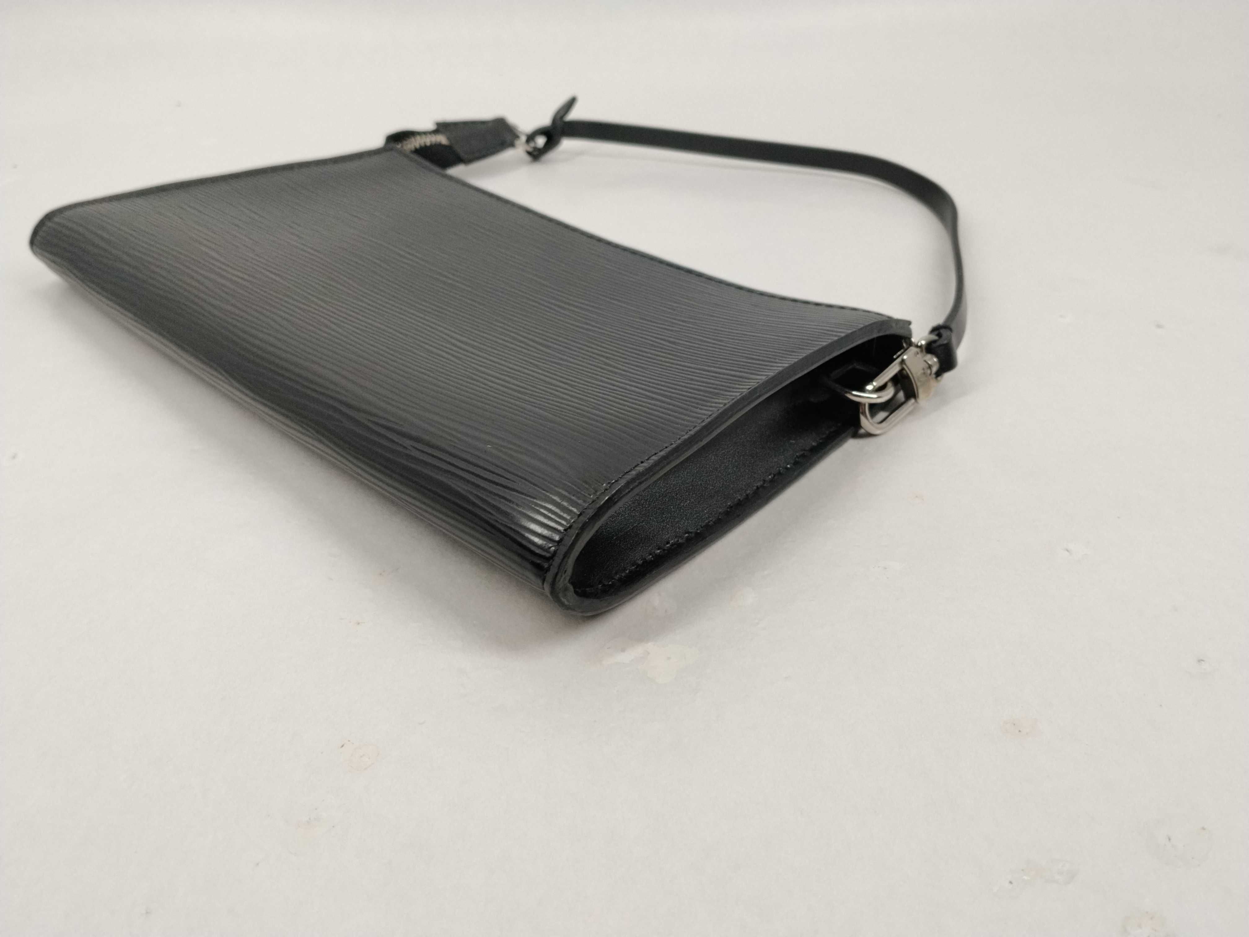 Epi Pochette Accessoires M52942 Silver Hardware Noir Pouch — view 9