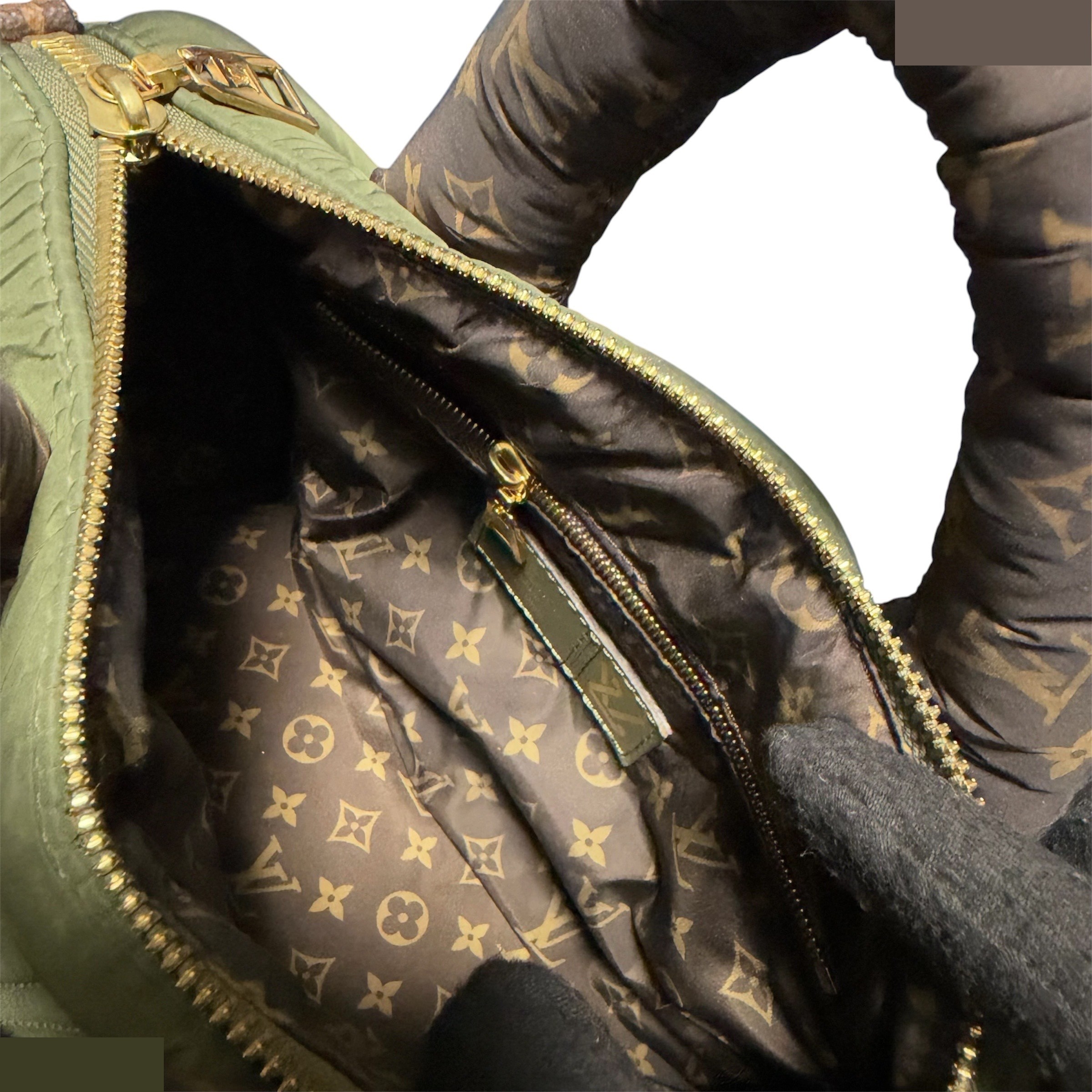 LV Pillow Speedy Bandoulière 25 Khaki 2-Way Handbag — view 8