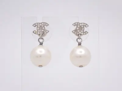 Pearl earrings